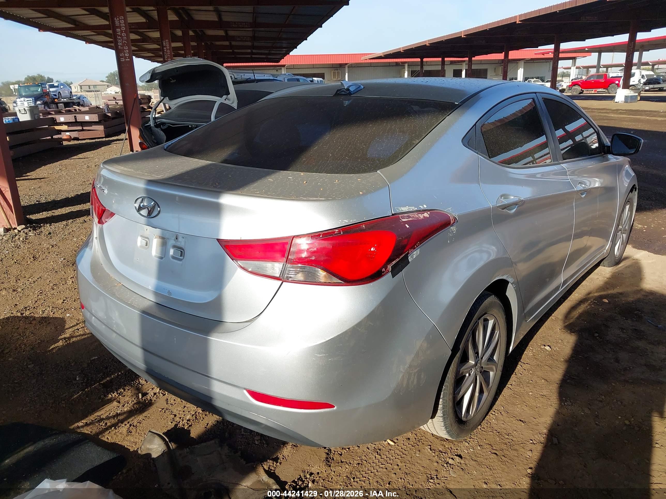 HYUNDAI ELANTRA image 4