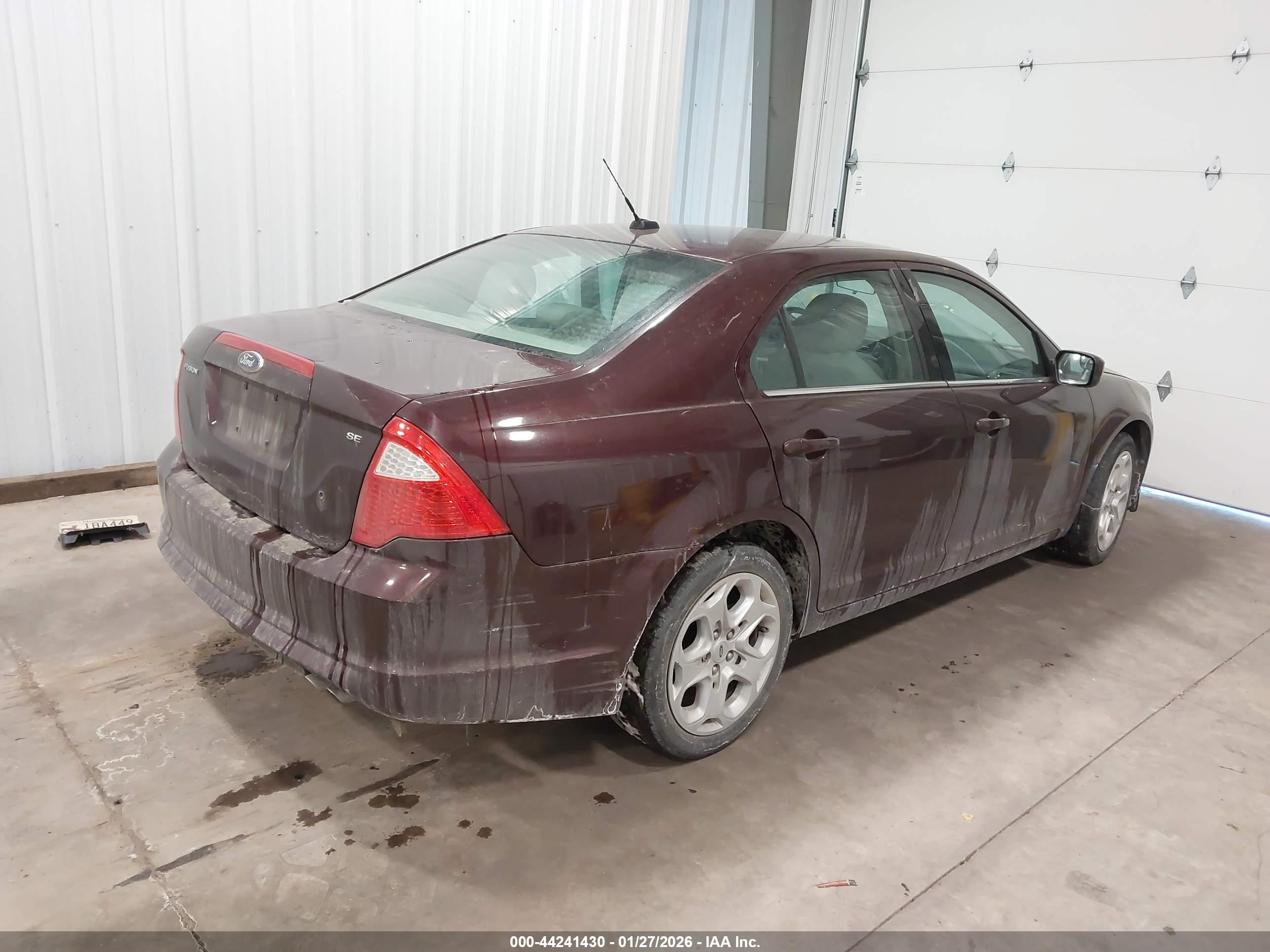 FORD FUSION image 4