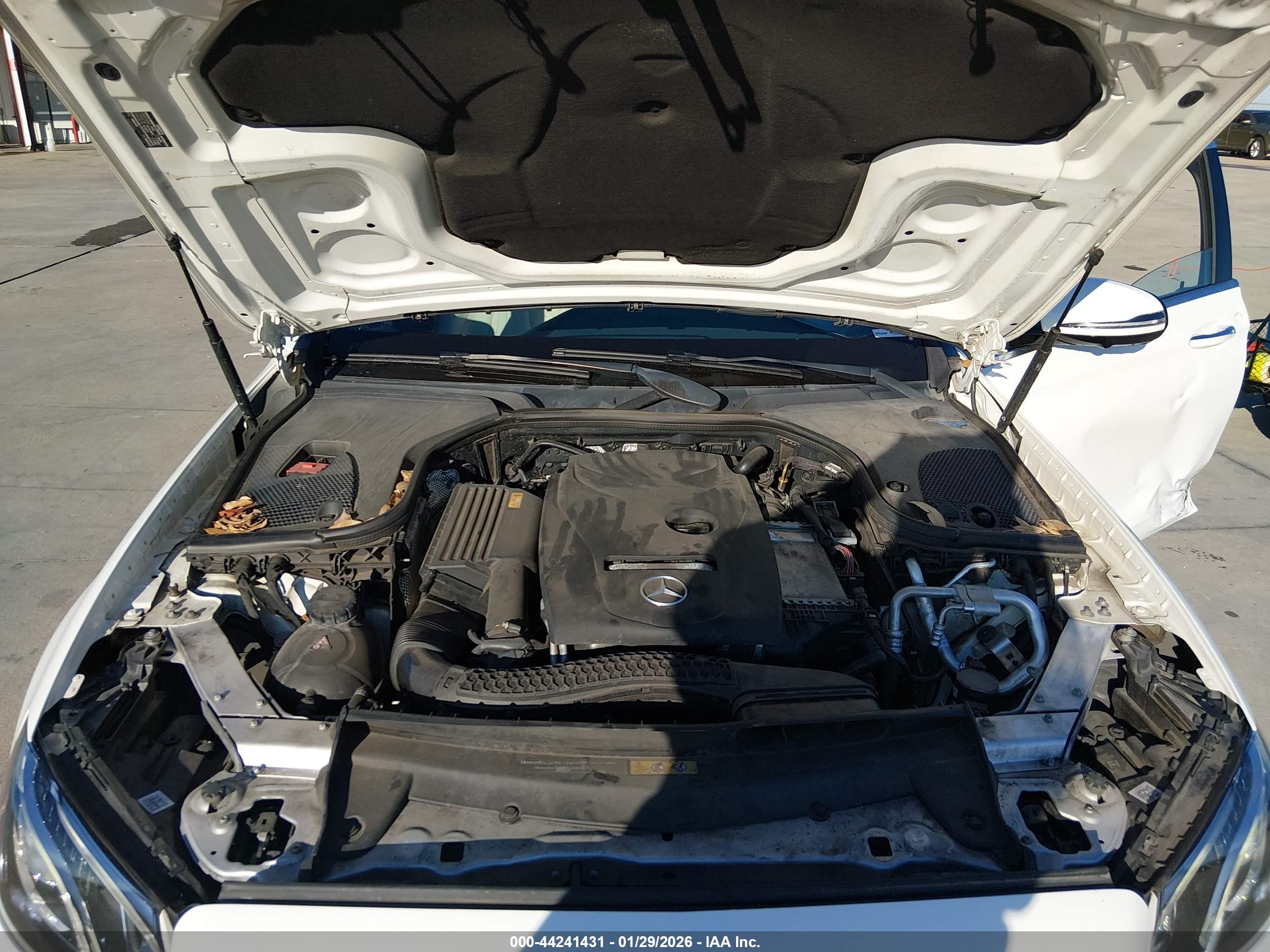MERCEDES-BENZ E image 10