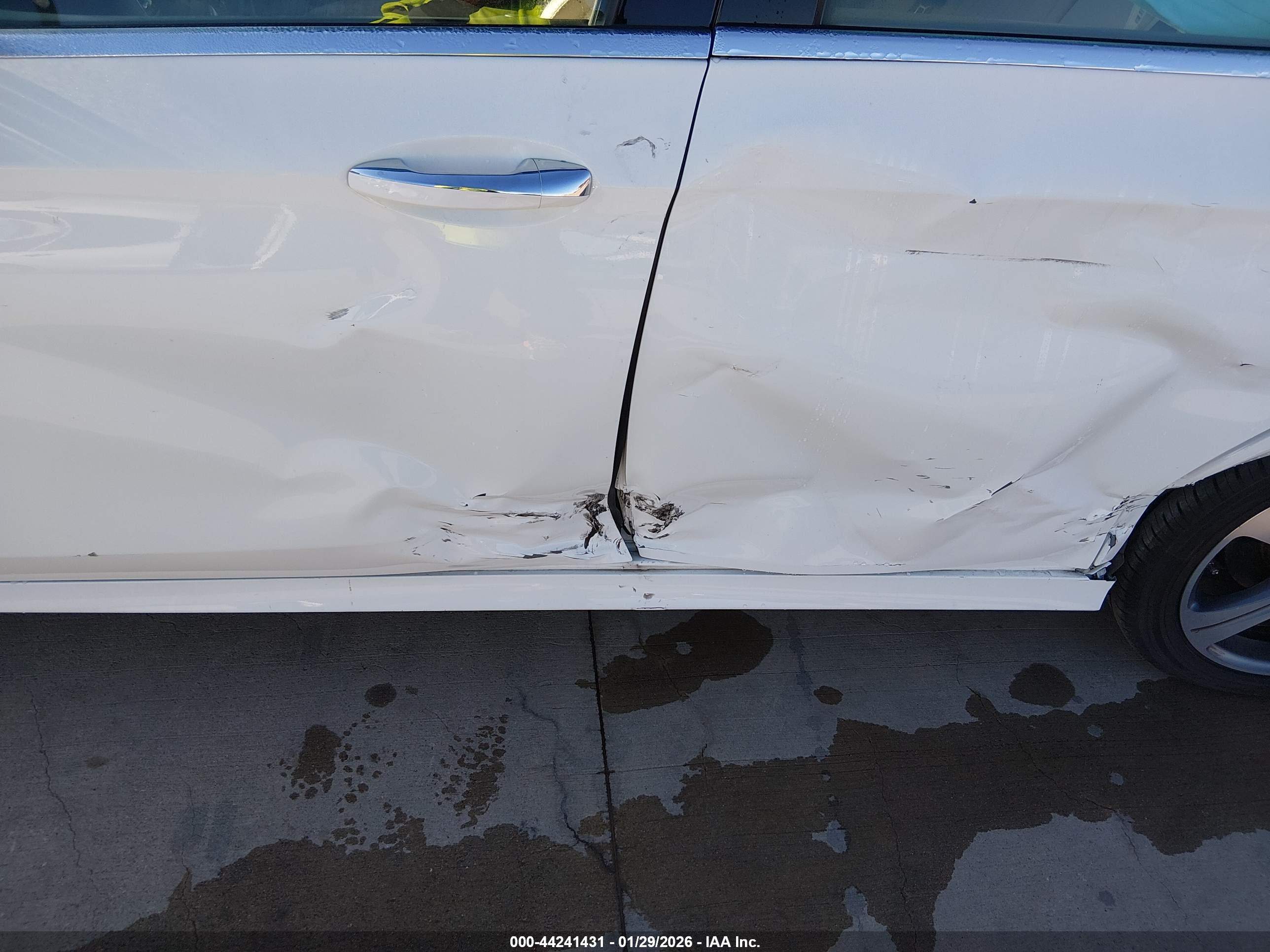 MERCEDES-BENZ E image 6