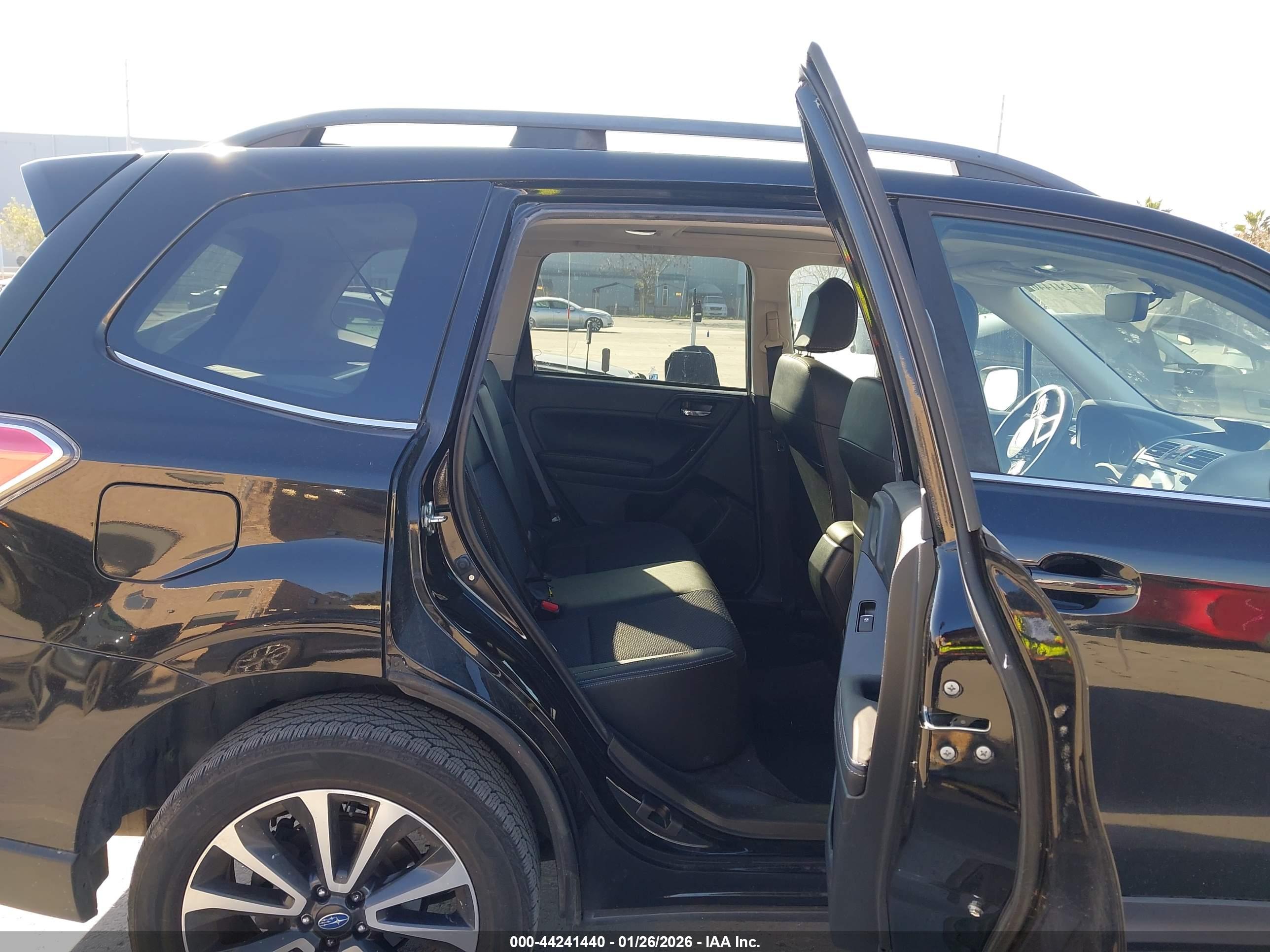 SUBARU FORESTER image 8