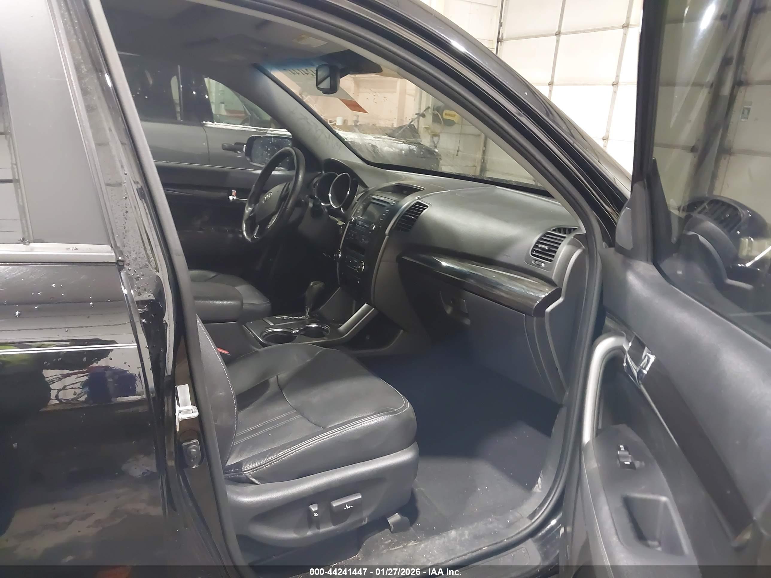 KIA SORENTO image 5