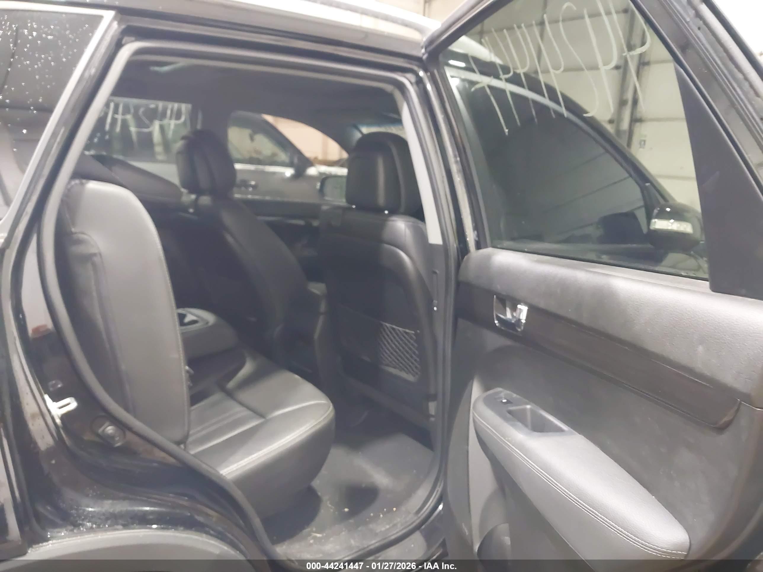 KIA SORENTO image 8