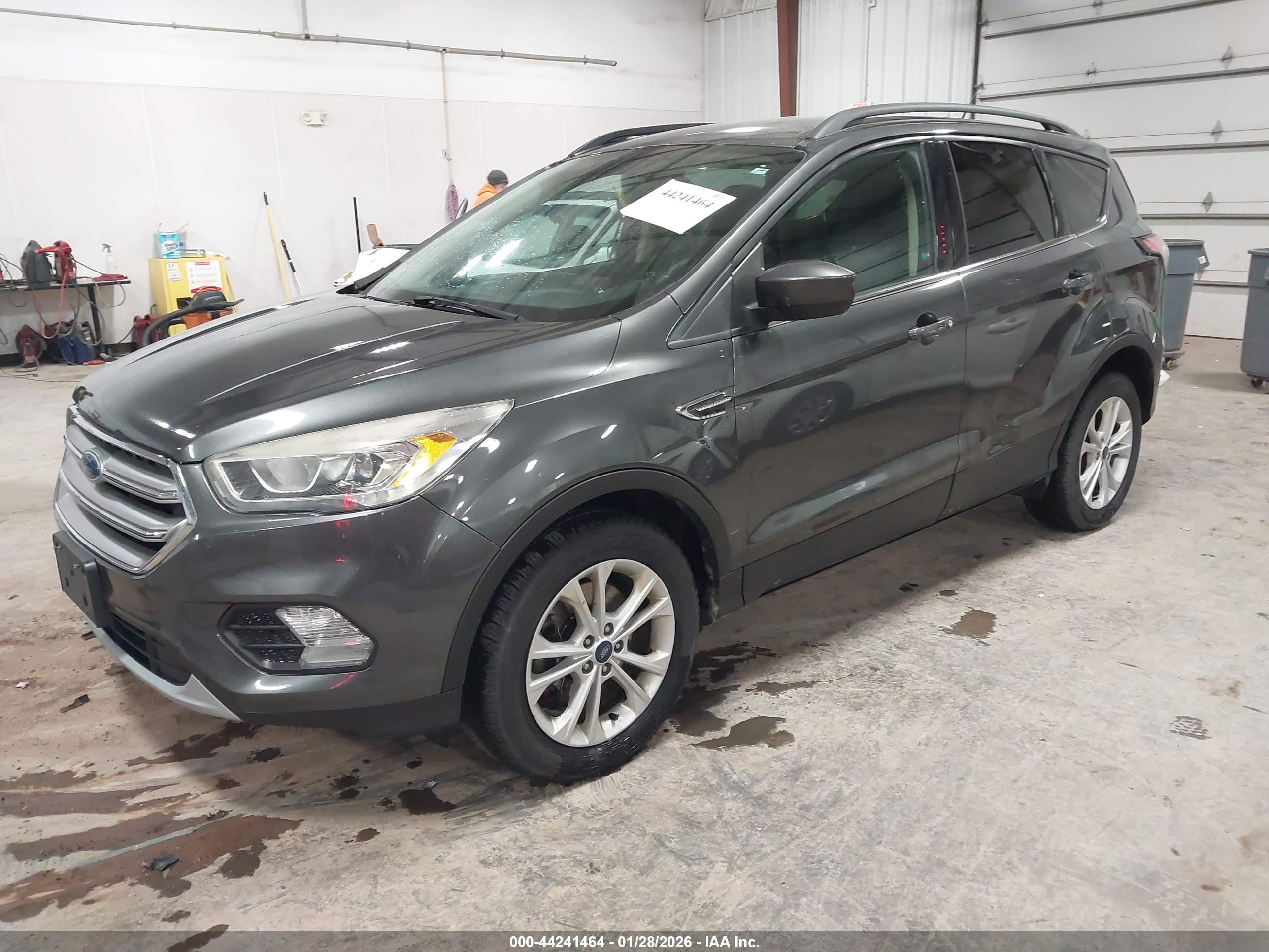 FORD ESCAPE image 2
