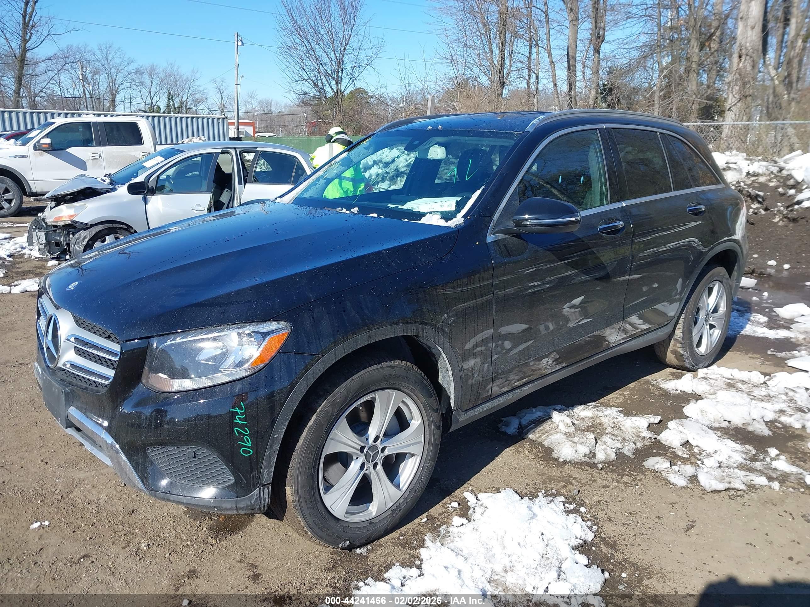 MERCEDES-BENZ GLC image 2