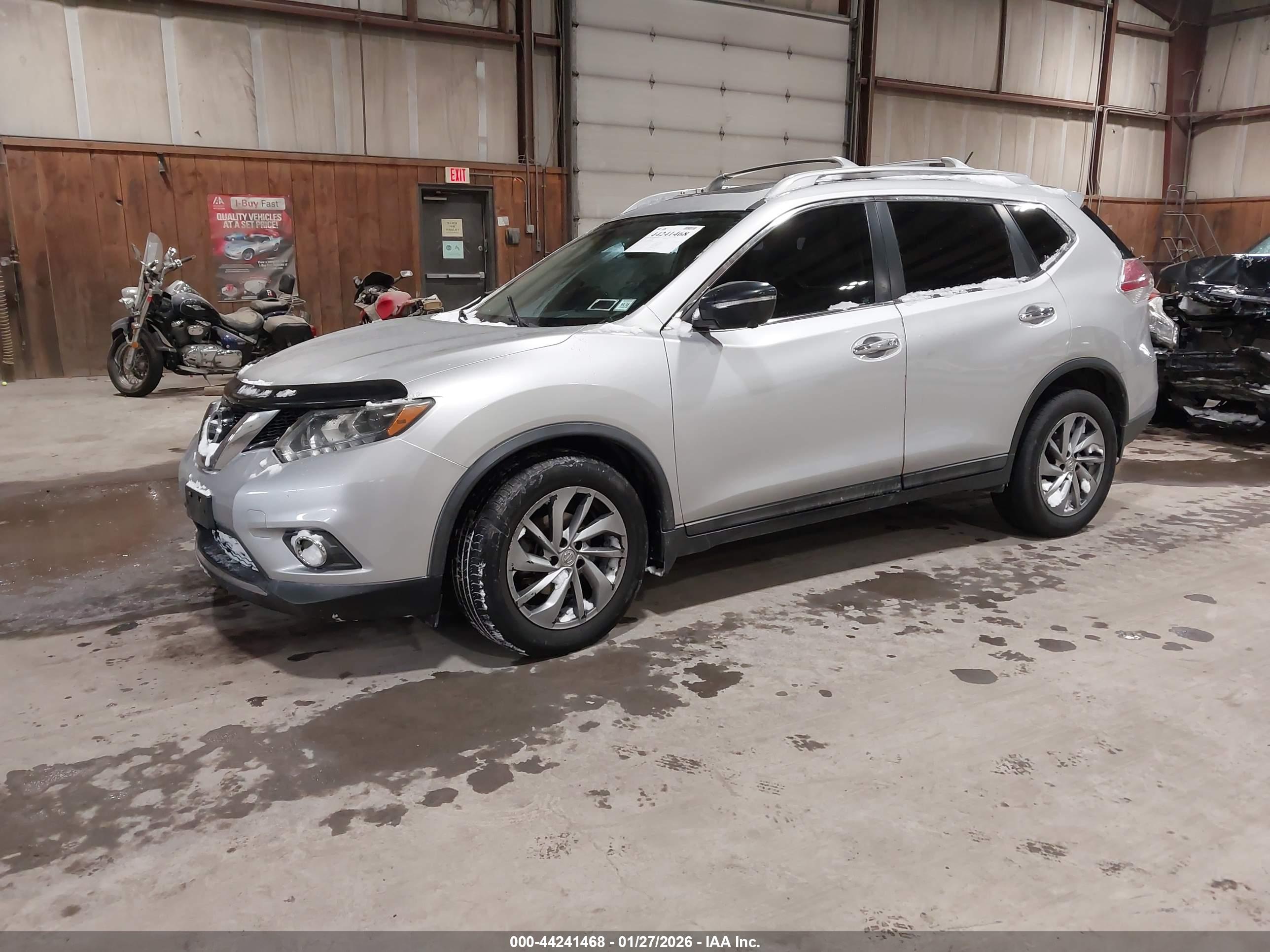 NISSAN ROGUE image 2