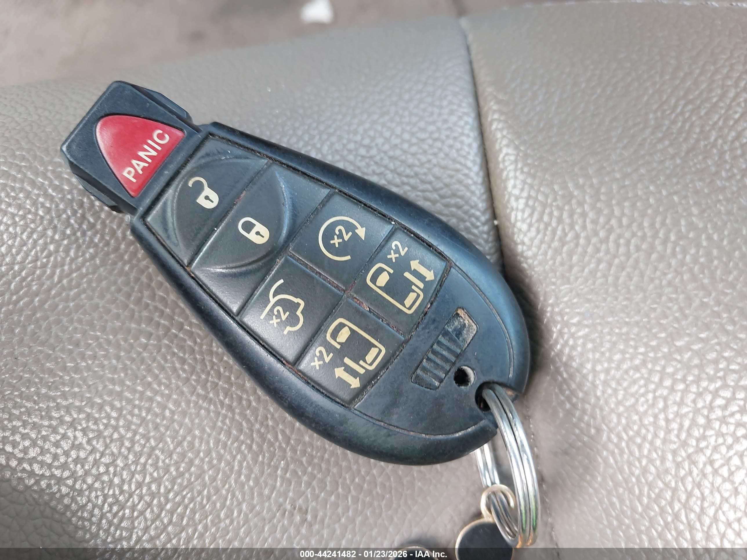 CHRYSLER TOWN image 11