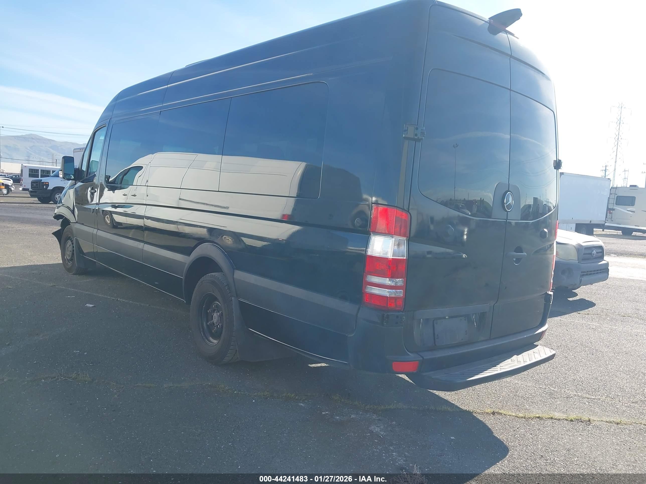 MERCEDES-BENZ SPRINTER image 3