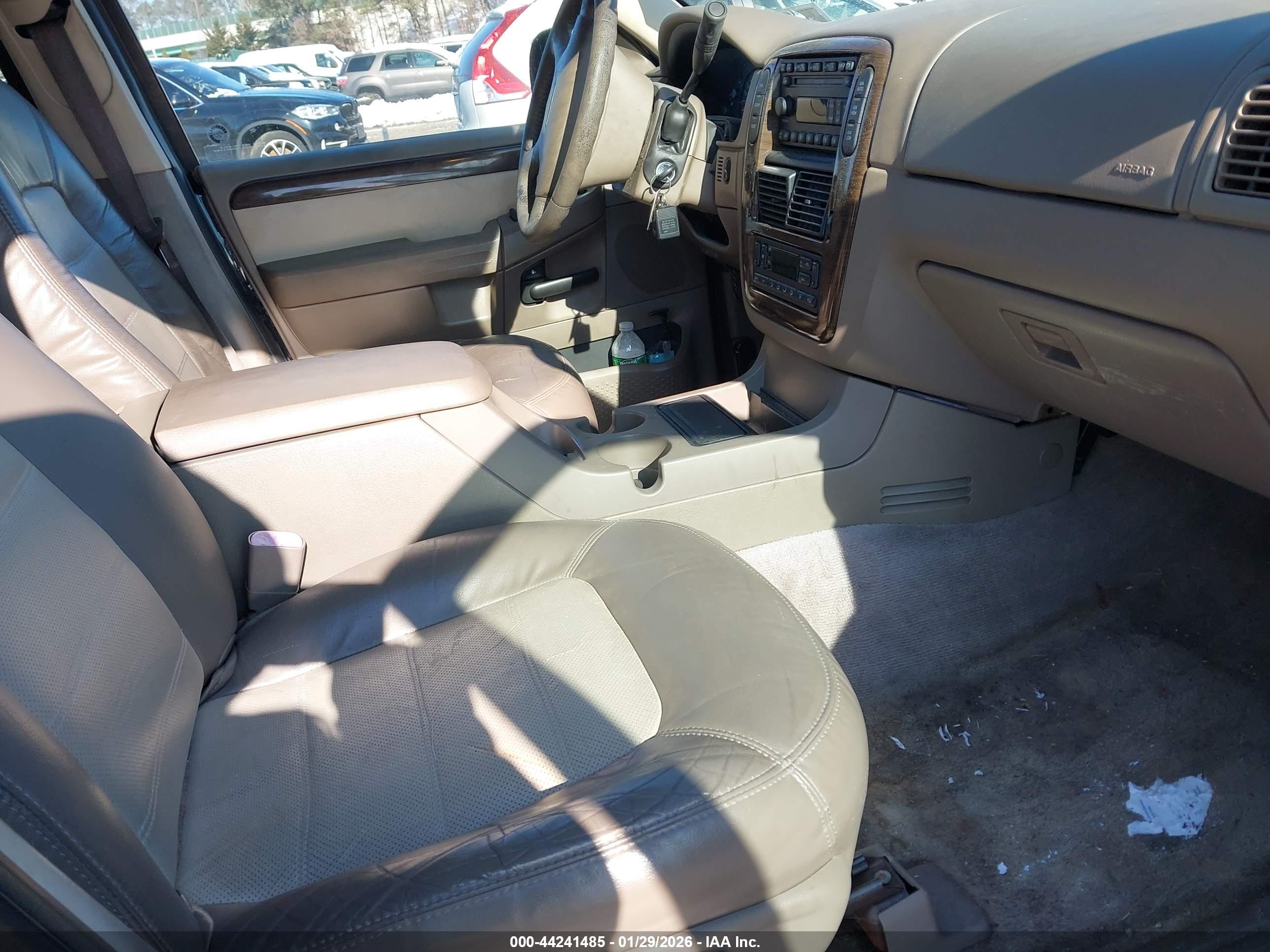 FORD EXPLORER image 5