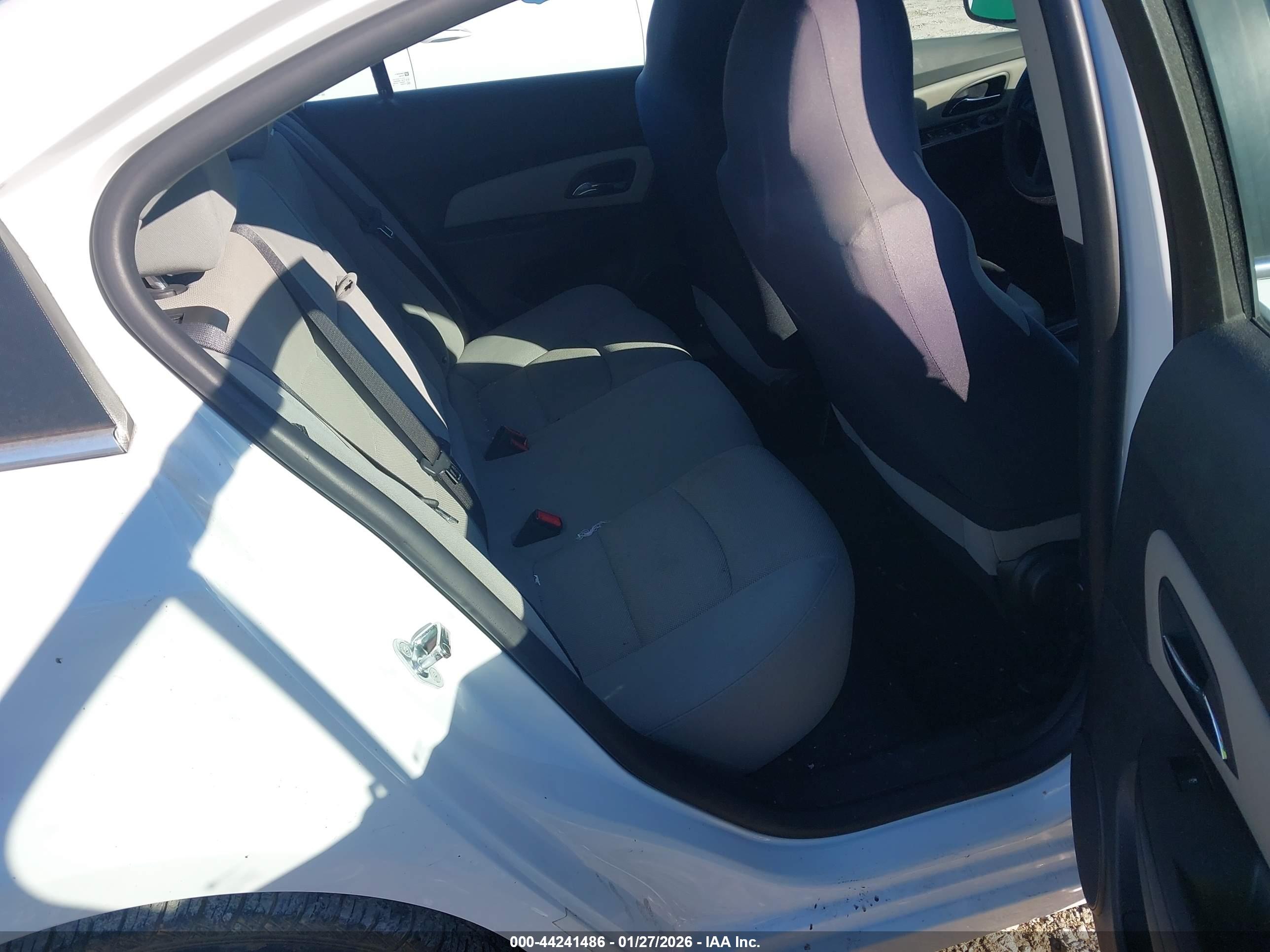 CHEVROLET CRUZE image 8
