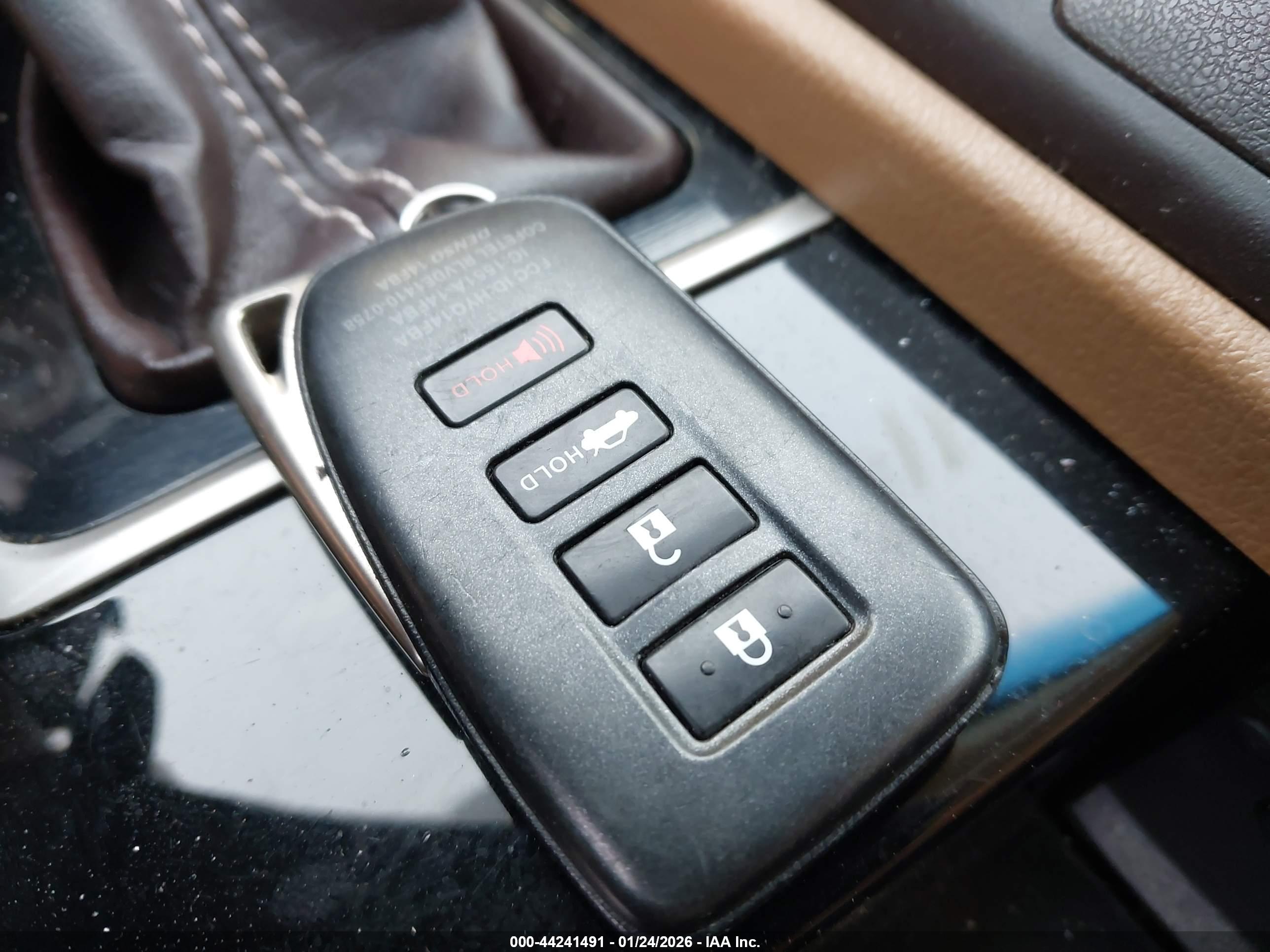 LEXUS ES image 11