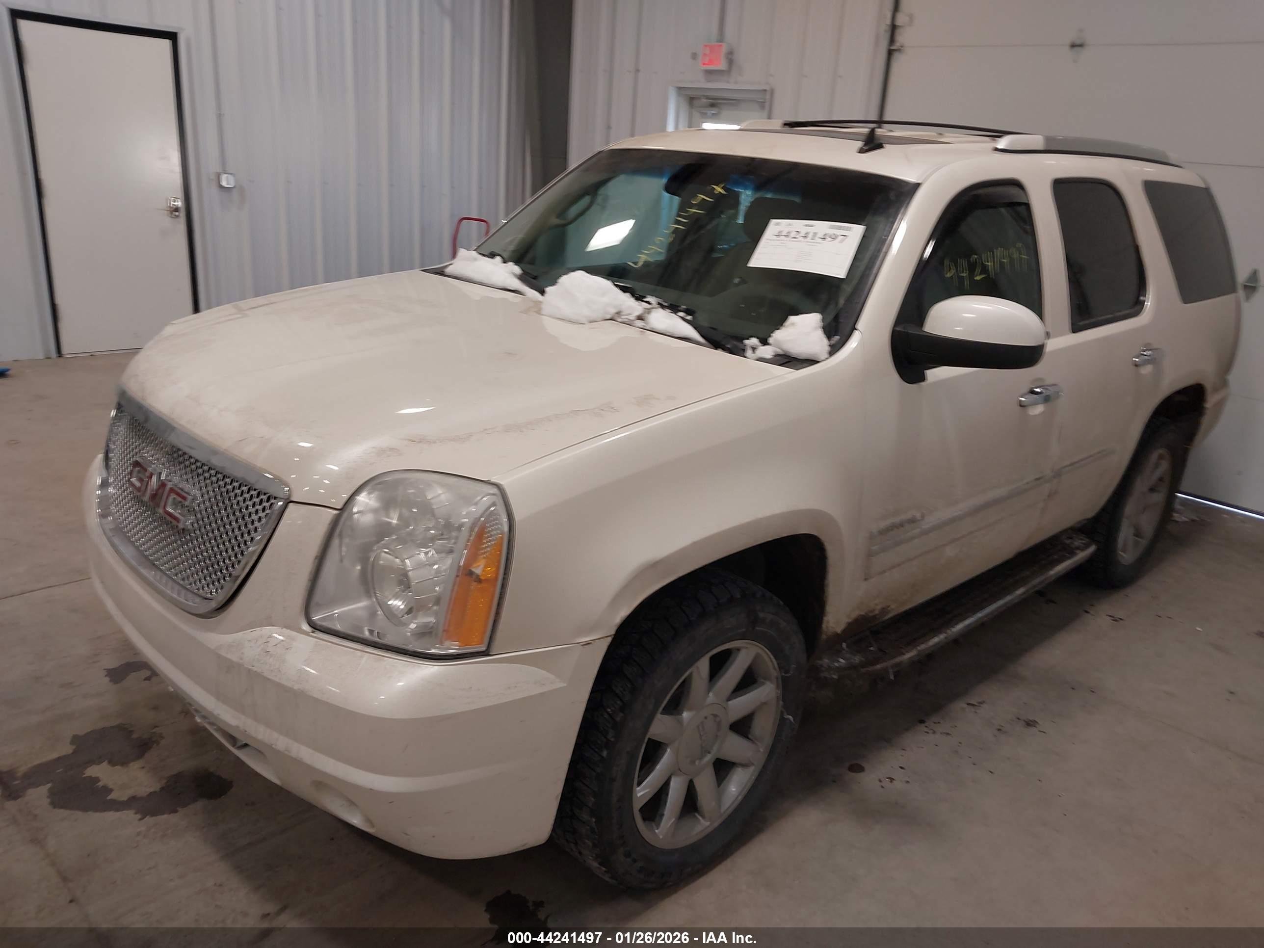 GMC YUKON image 2