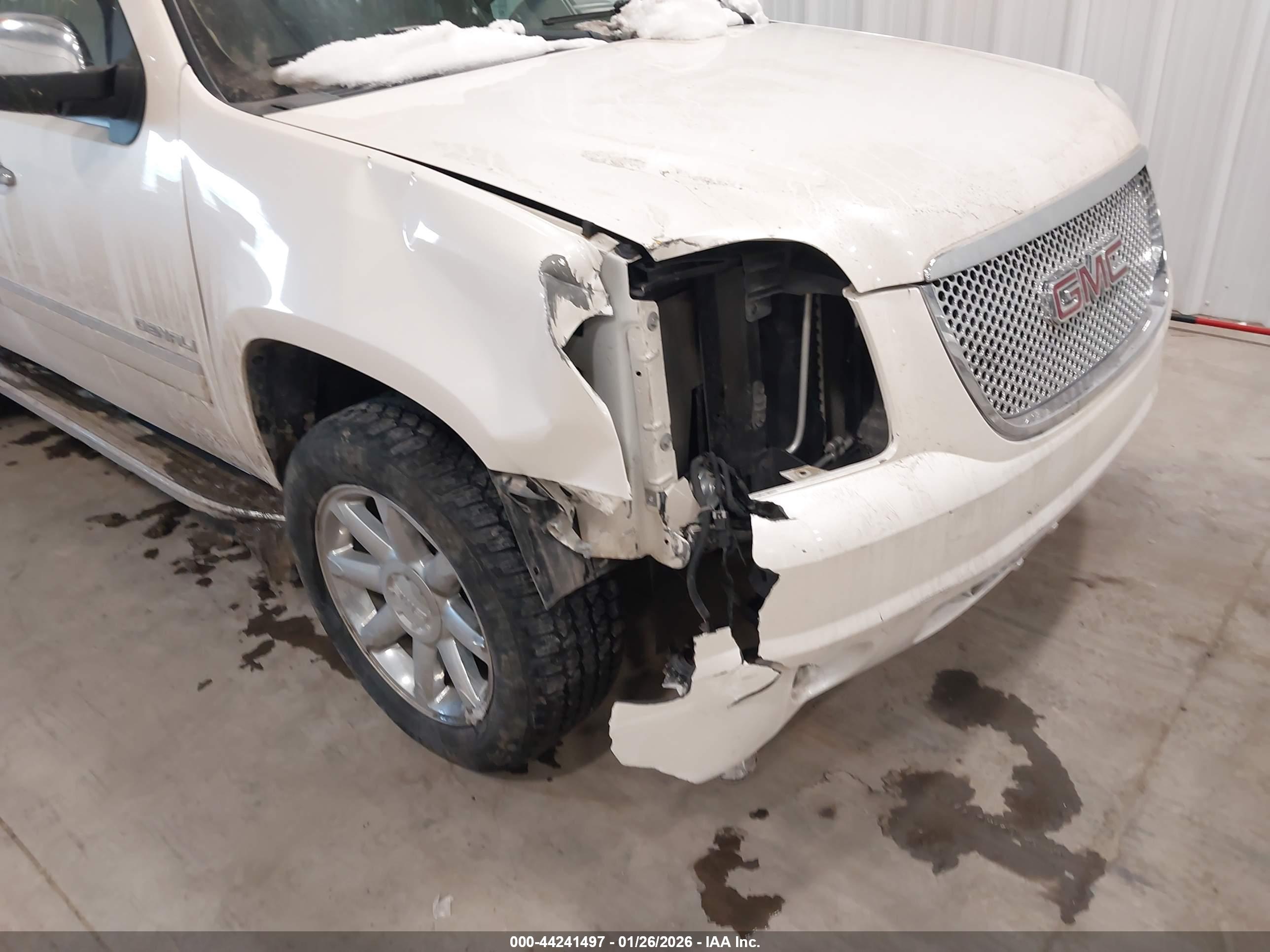 GMC YUKON image 6