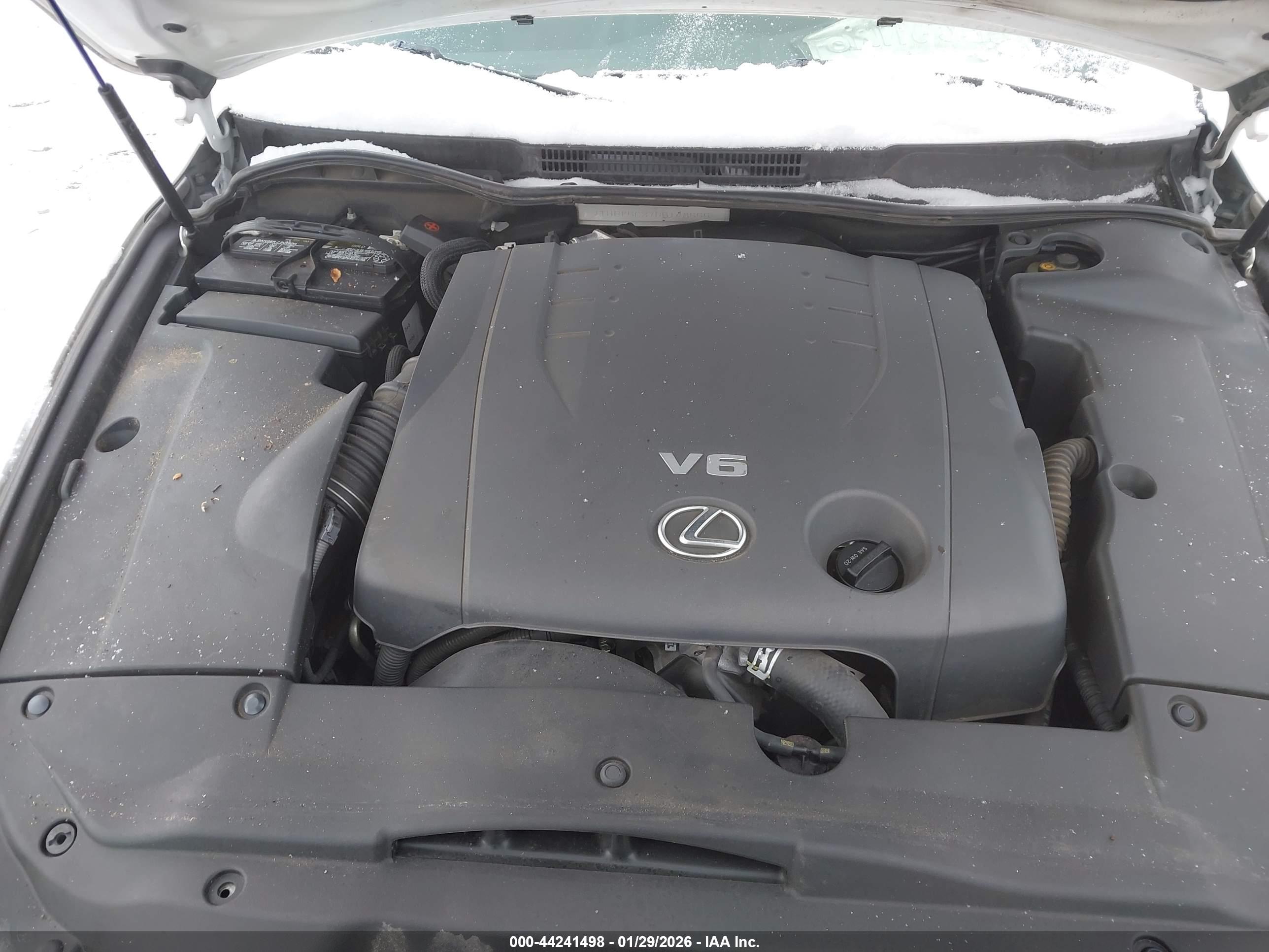 LEXUS IS image 10