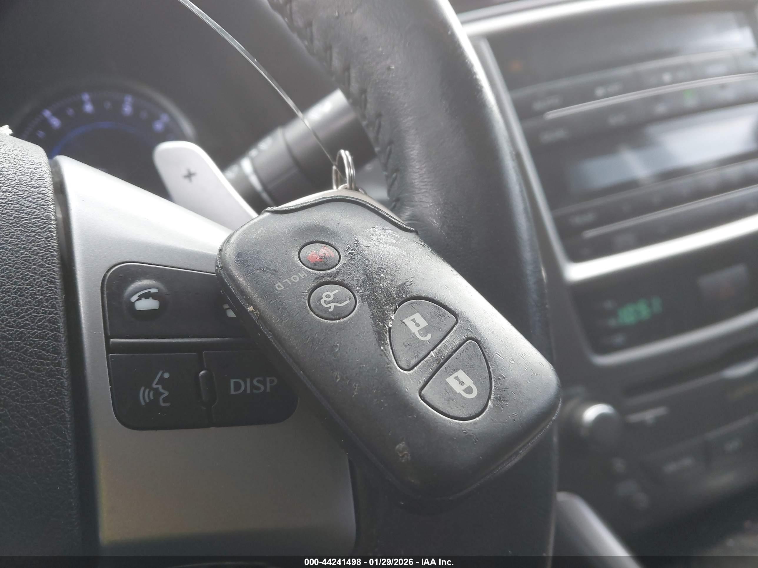LEXUS IS image 11