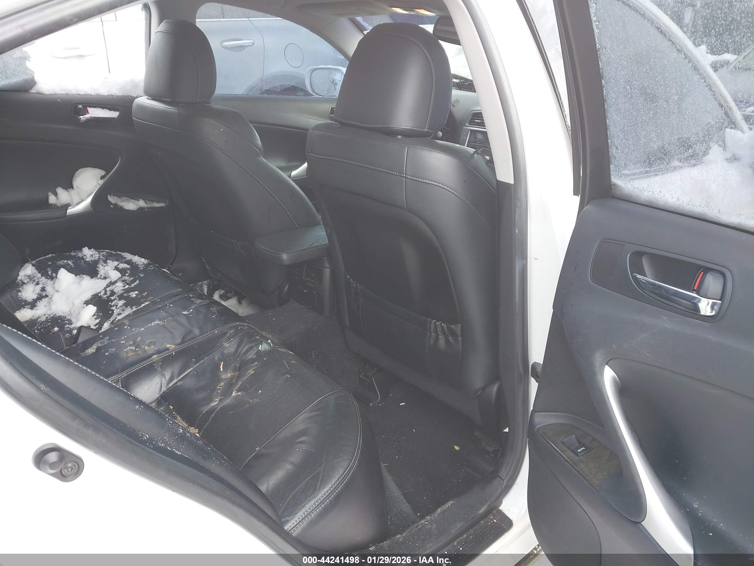 LEXUS IS image 8