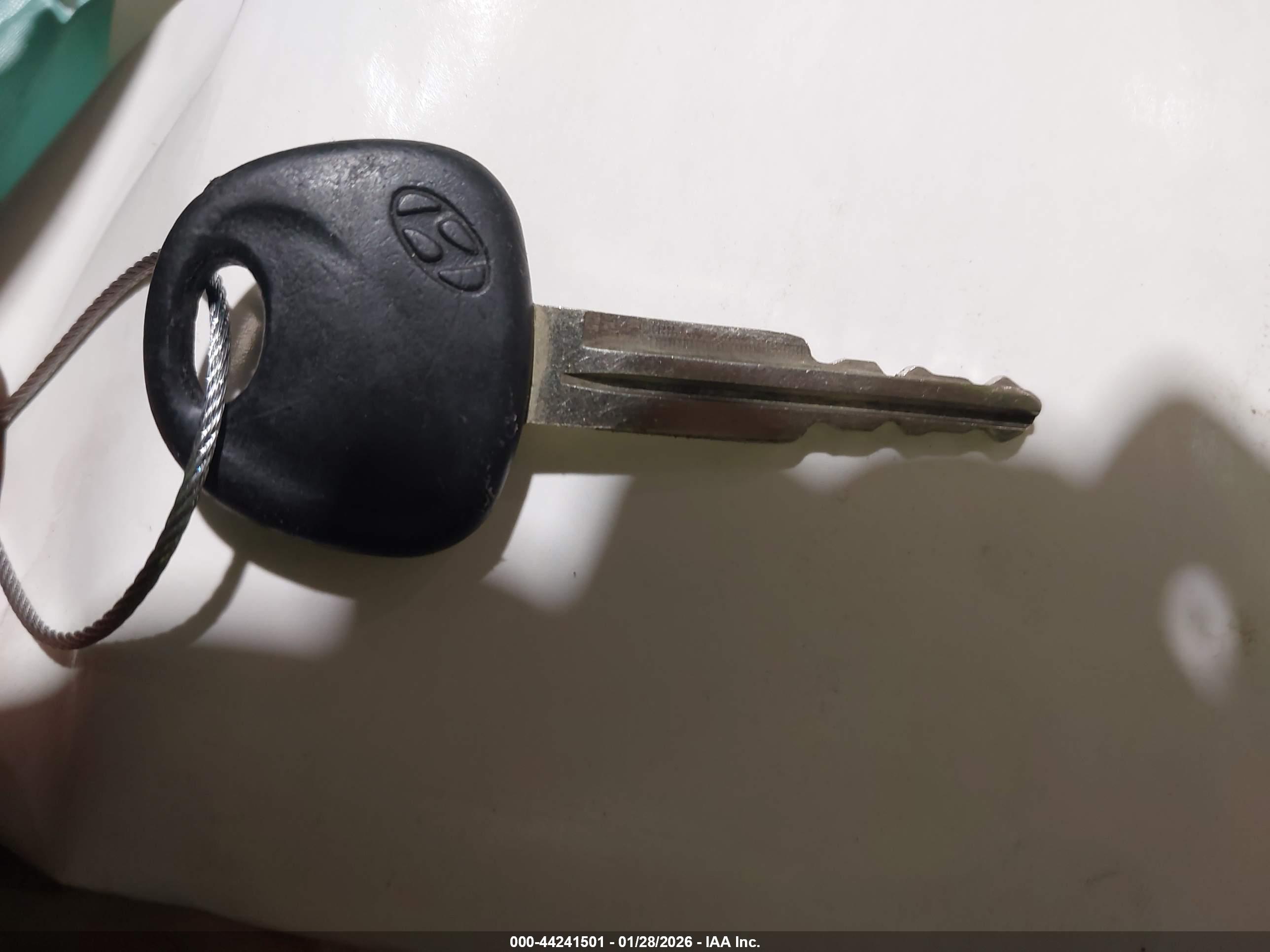 HYUNDAI TUCSON image 11
