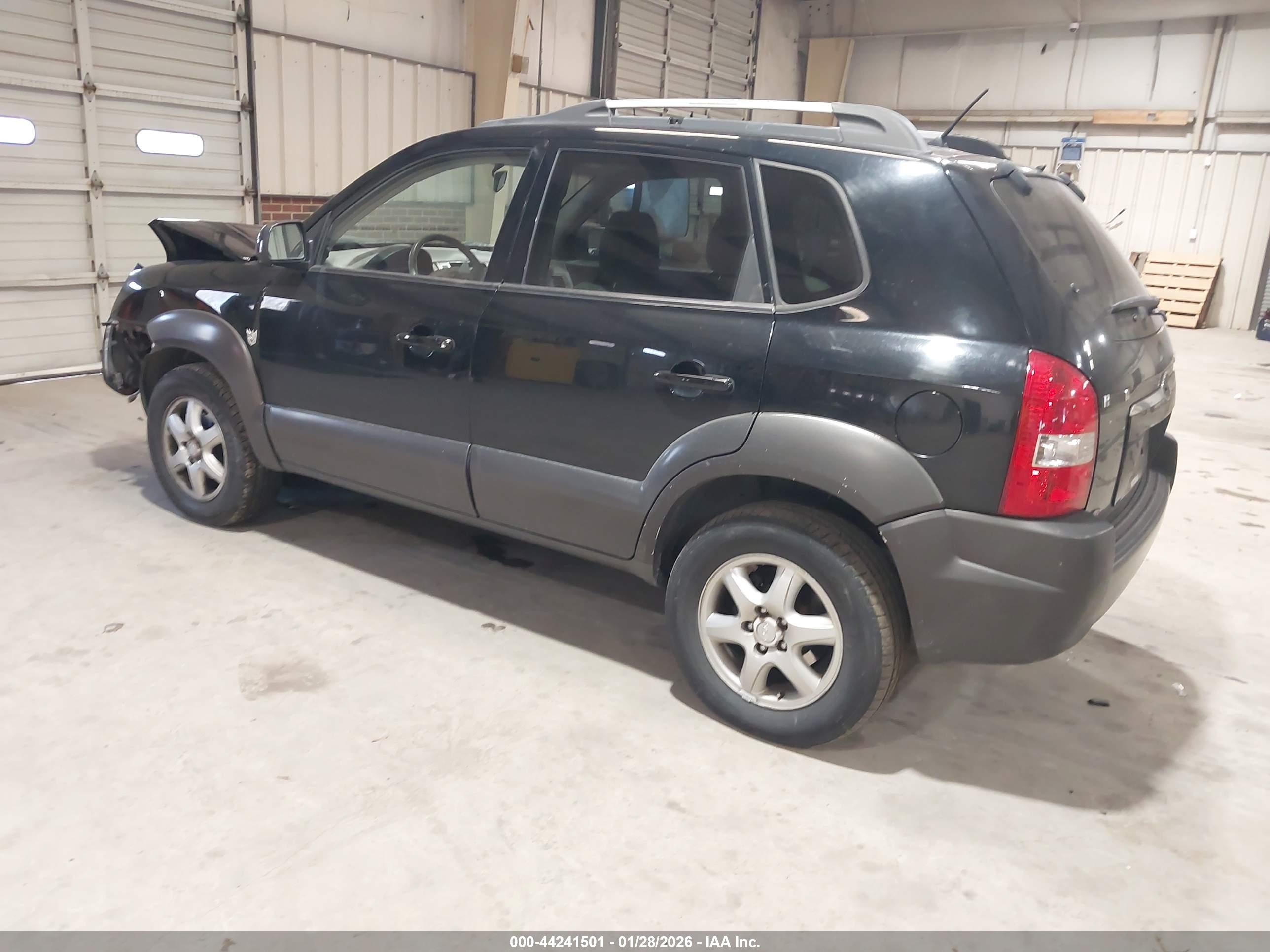 HYUNDAI TUCSON image 3