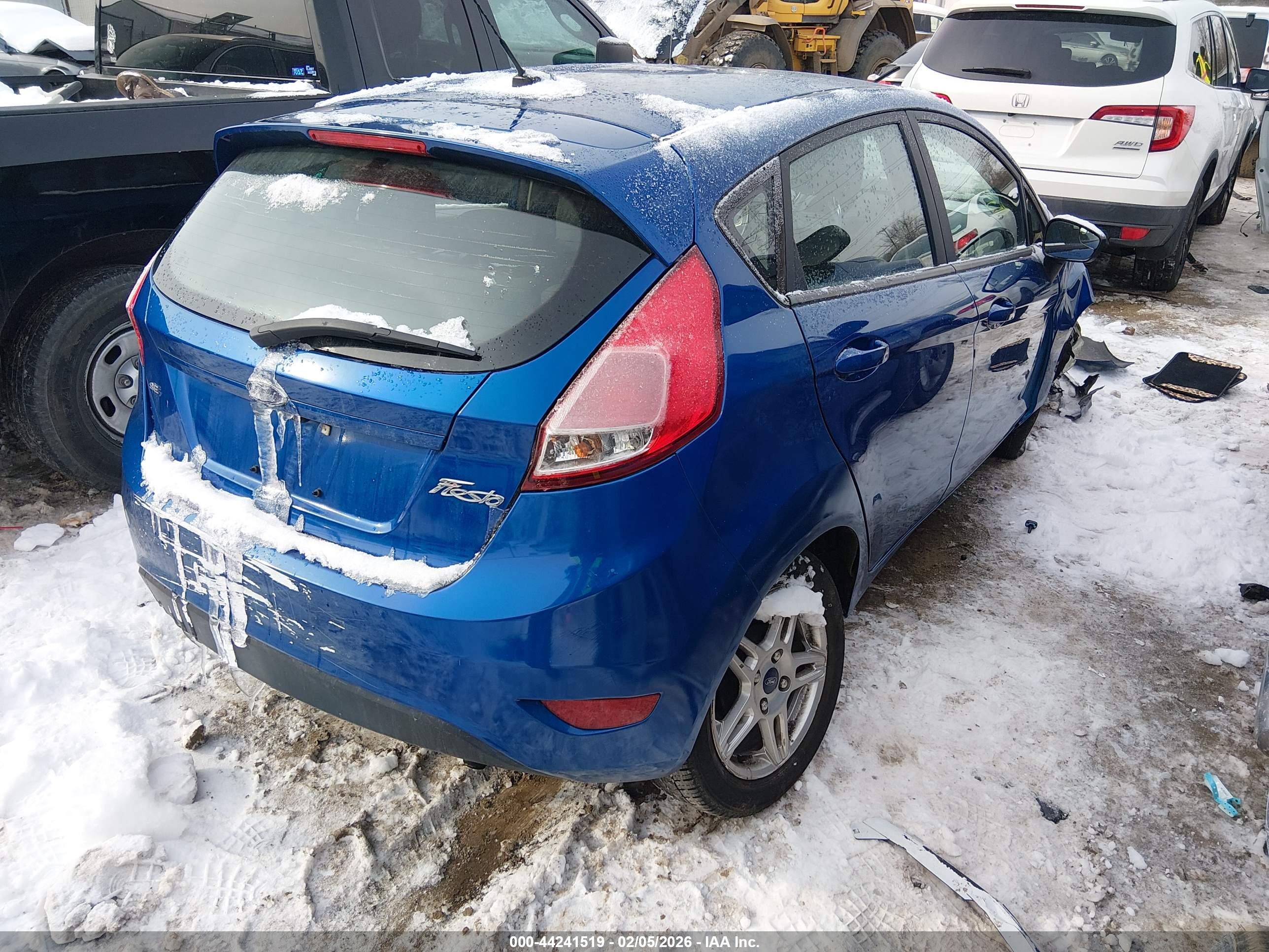 FORD FIESTA image 4