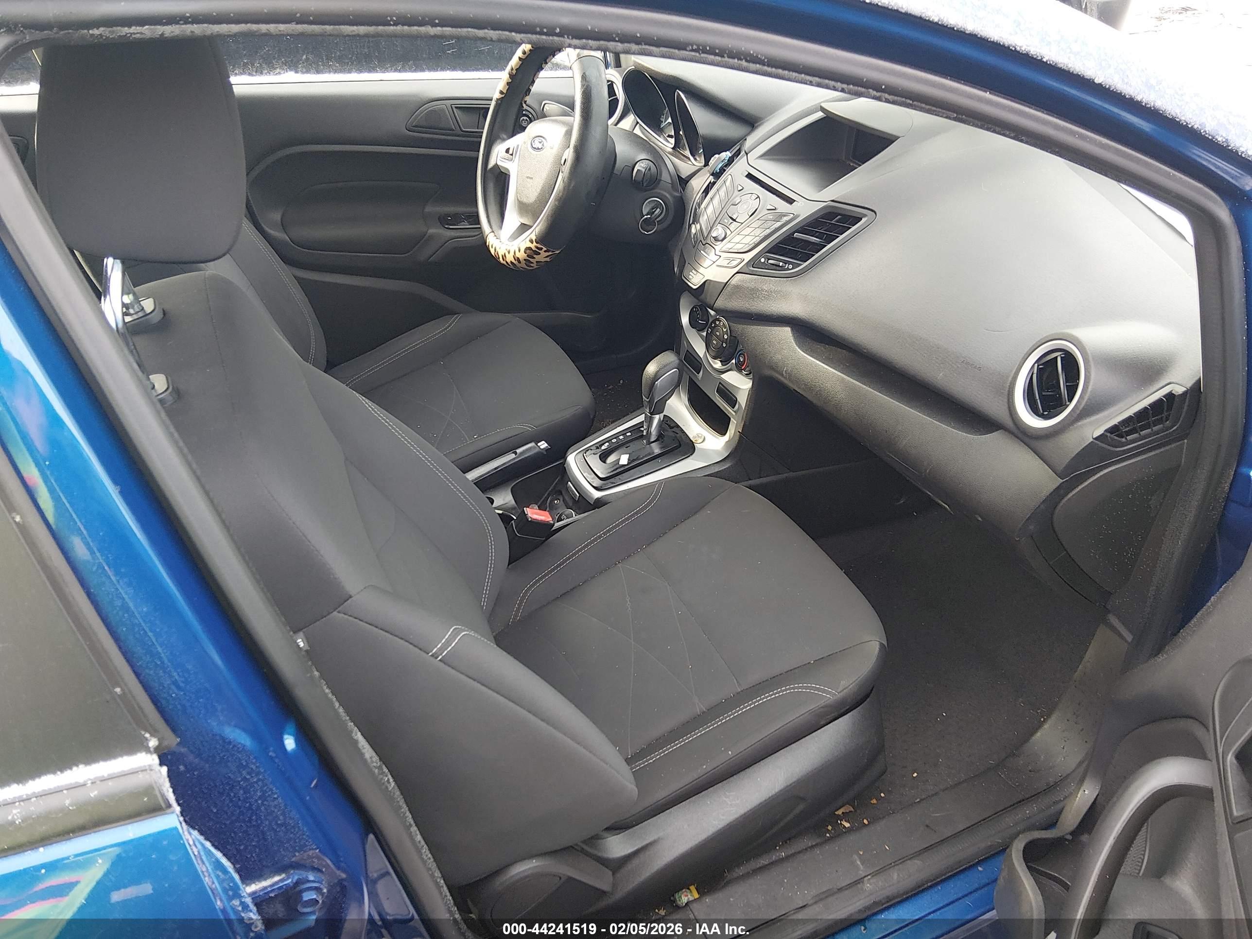 FORD FIESTA image 5