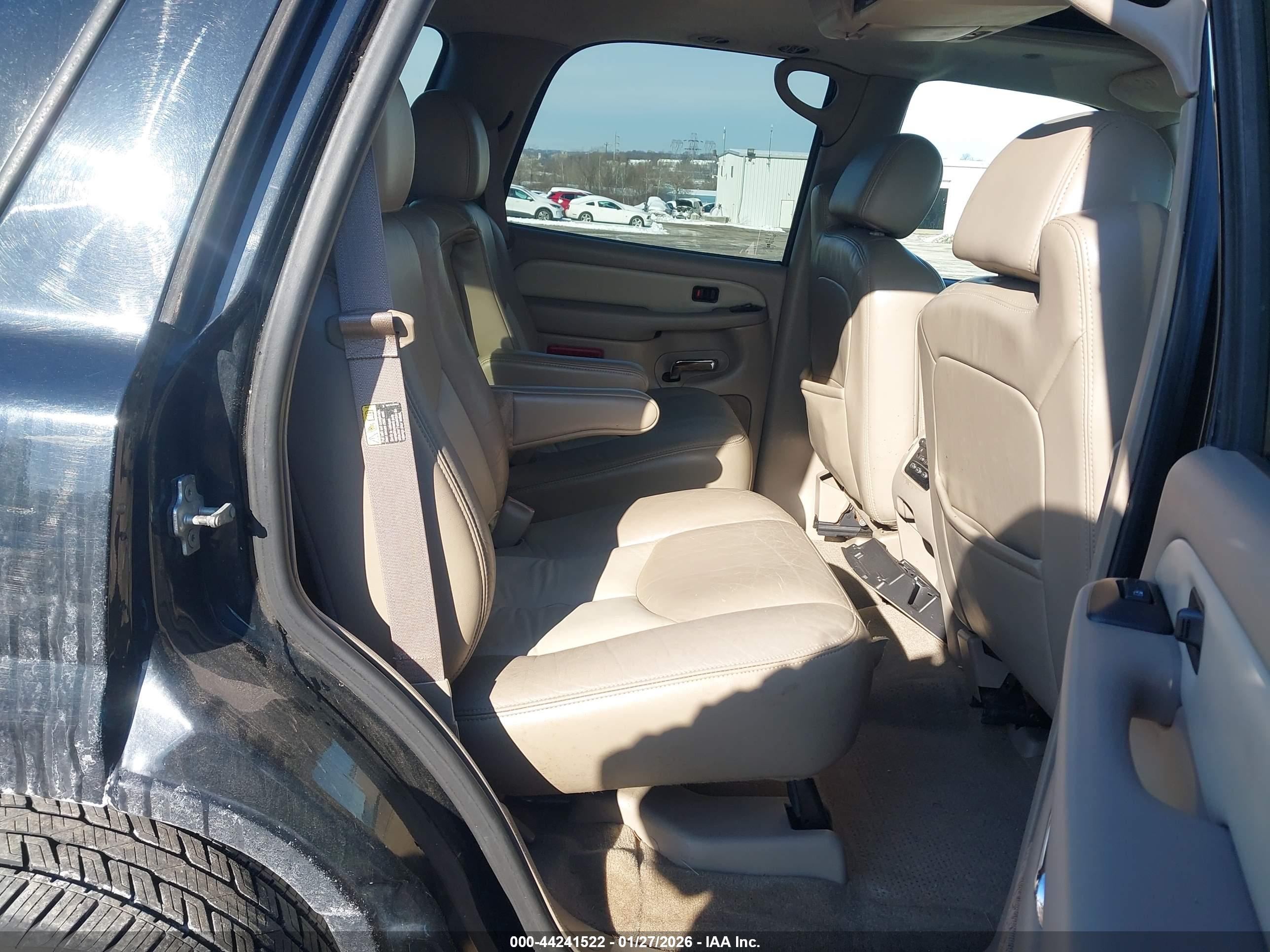 GMC YUKON image 8