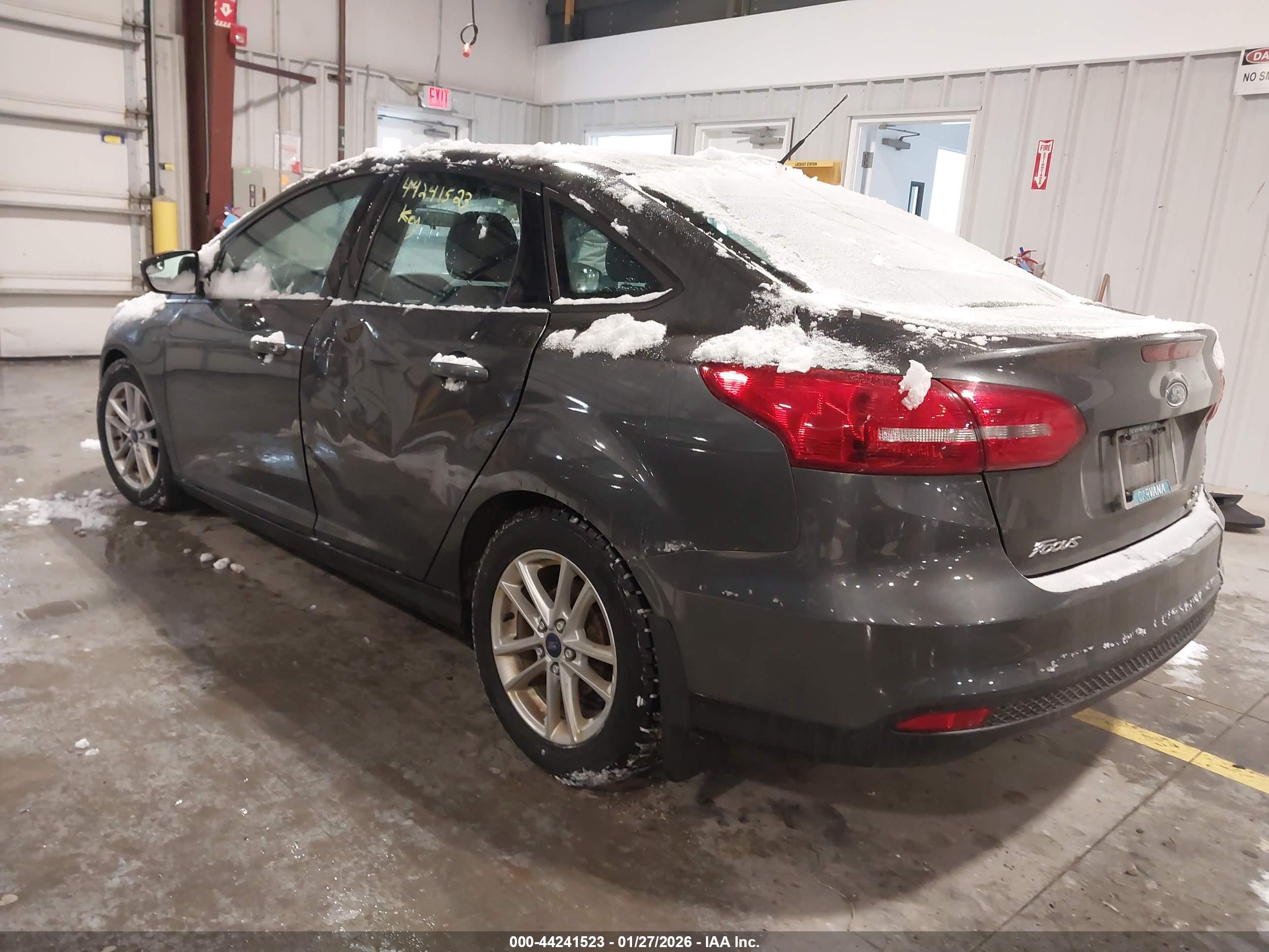 FORD FOCUS image 3