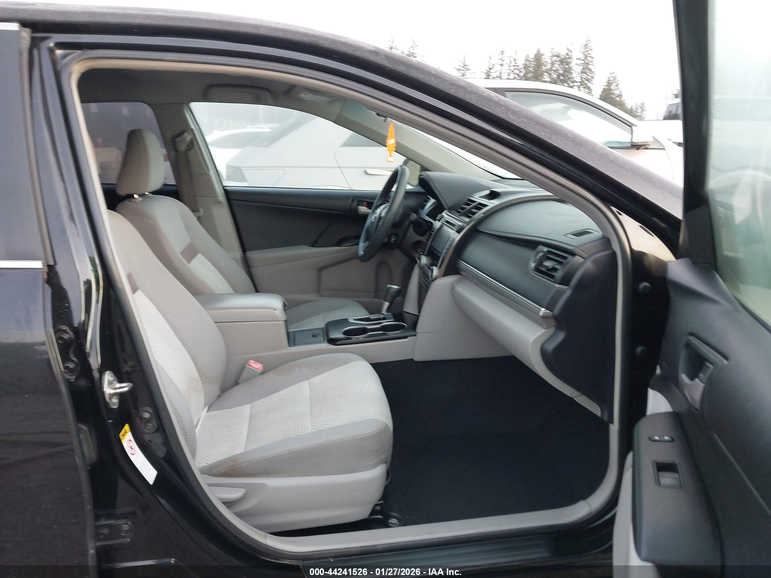 TOYOTA CAMRY image 5