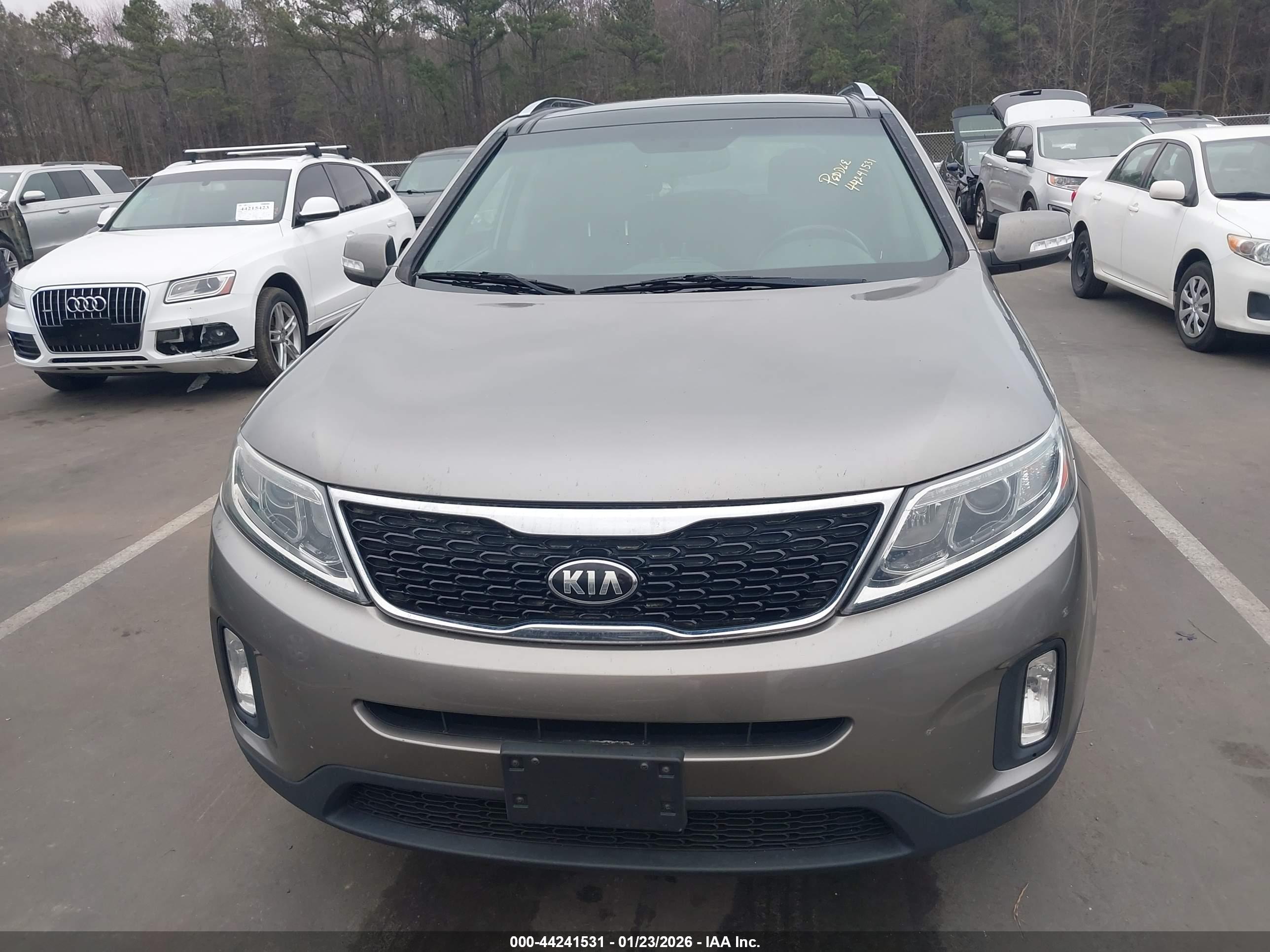 KIA SORENTO image 6