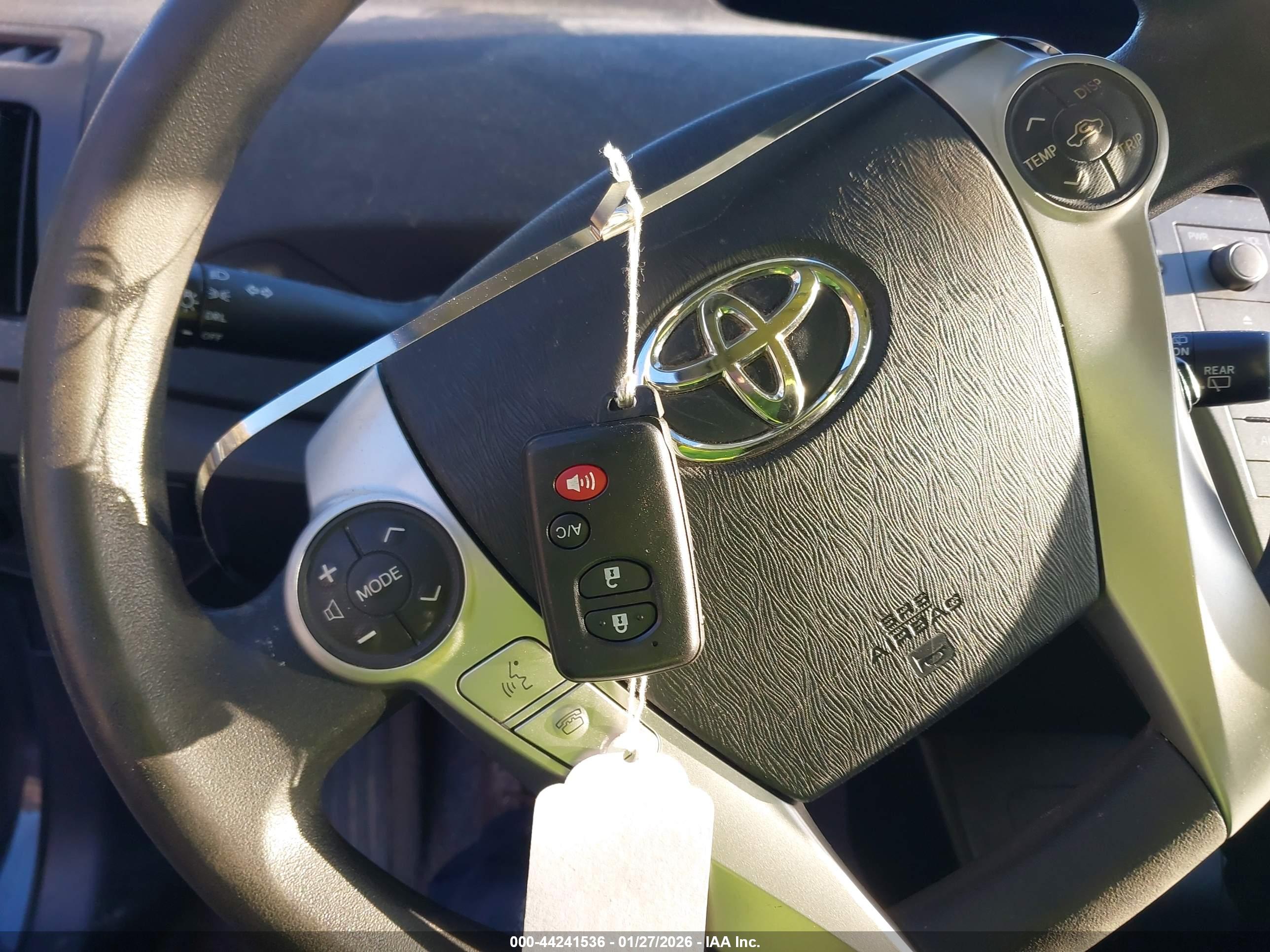 TOYOTA PRIUS image 11
