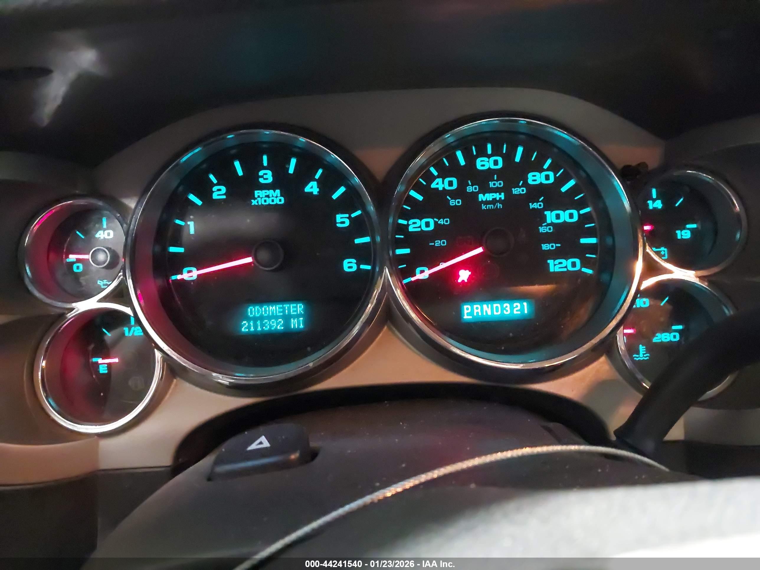 CHEVROLET SILVERADO image 7