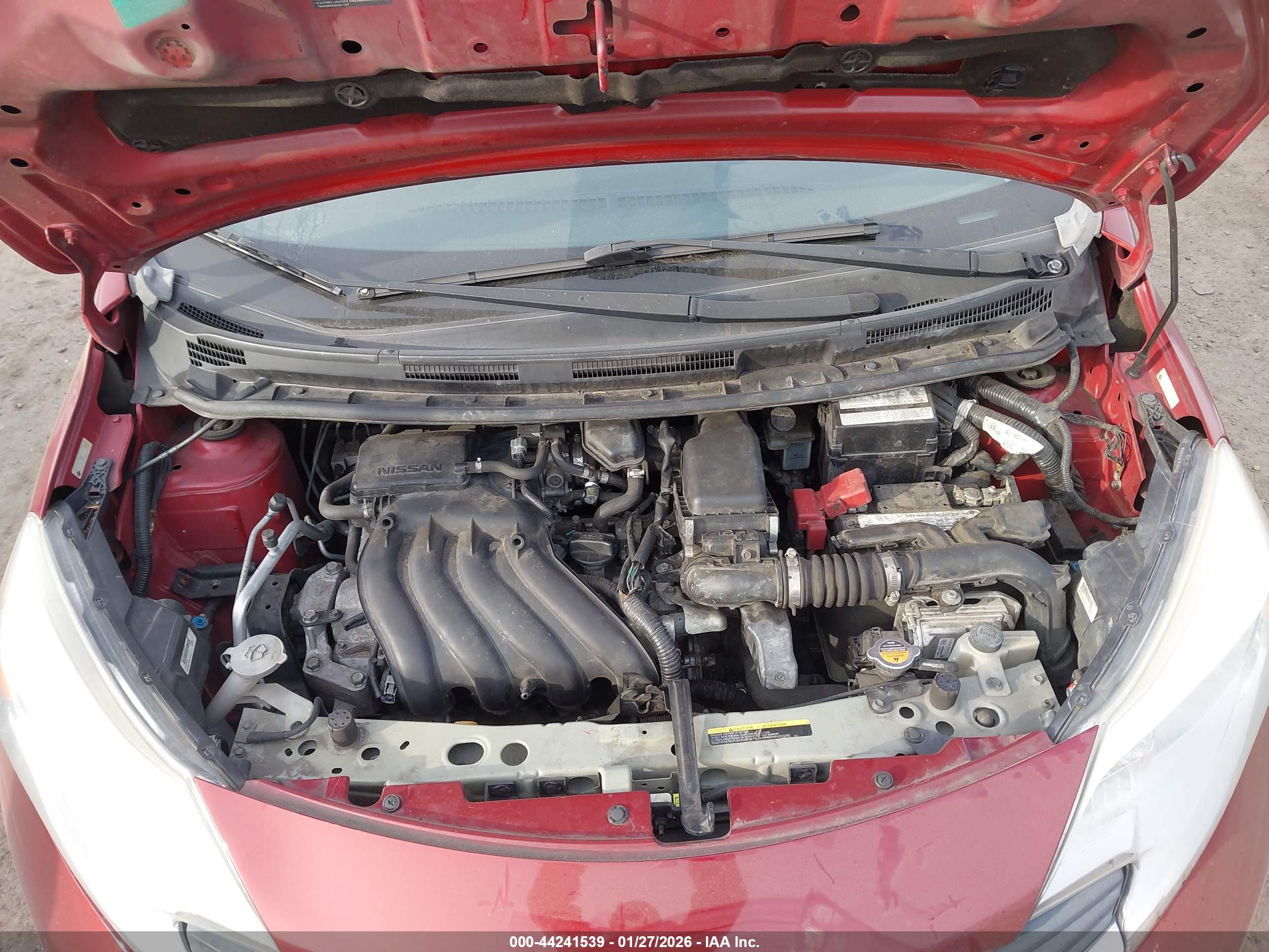 NISSAN VERSA image 10