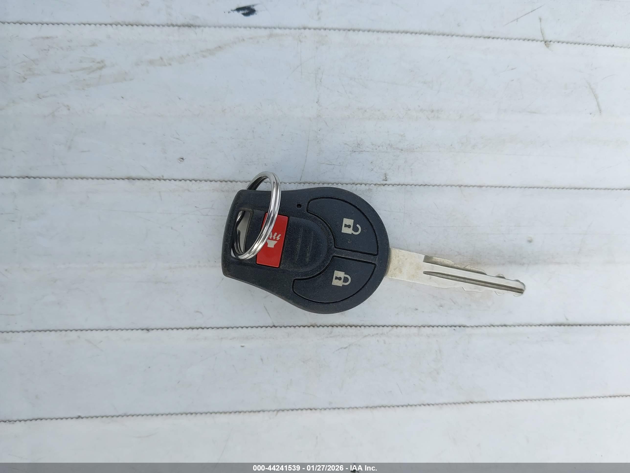 NISSAN VERSA image 11