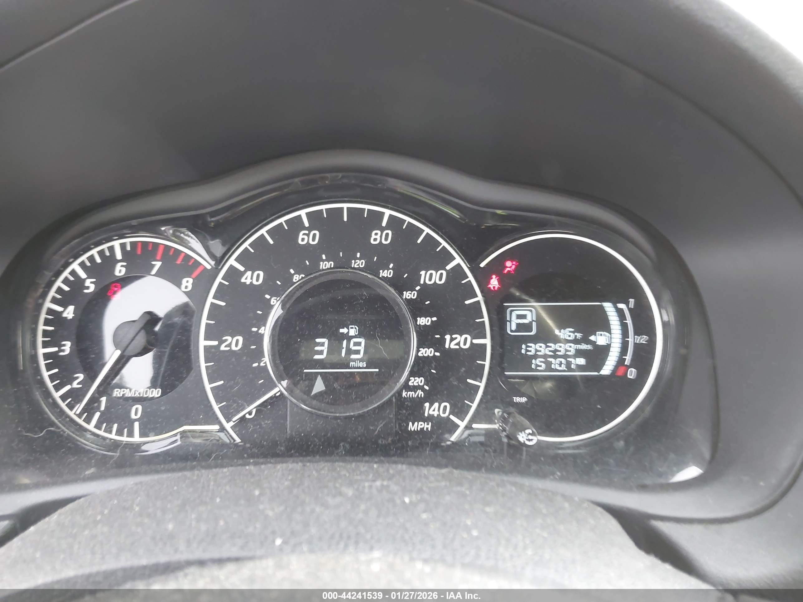NISSAN VERSA image 7