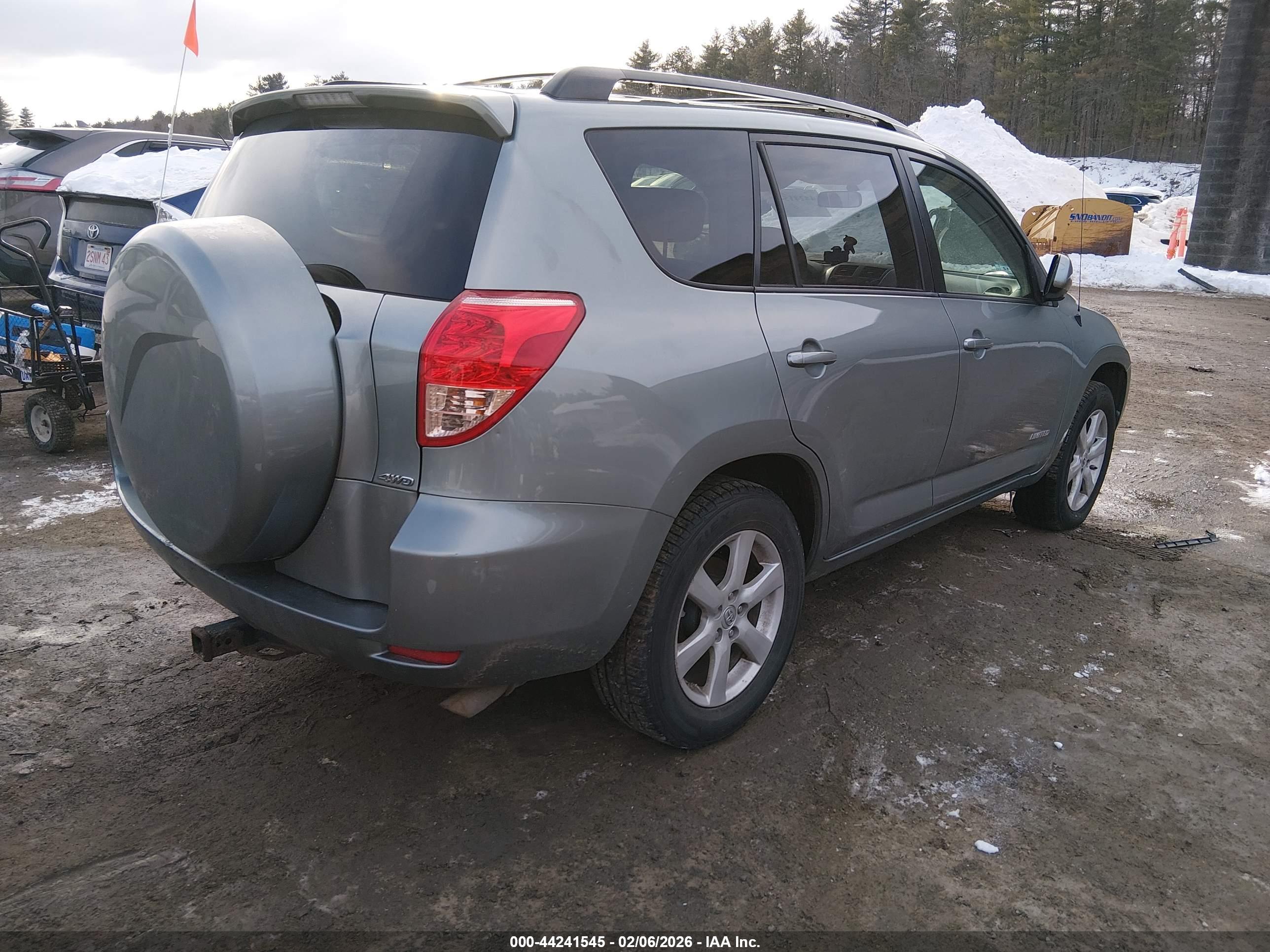TOYOTA RAV4 image 4