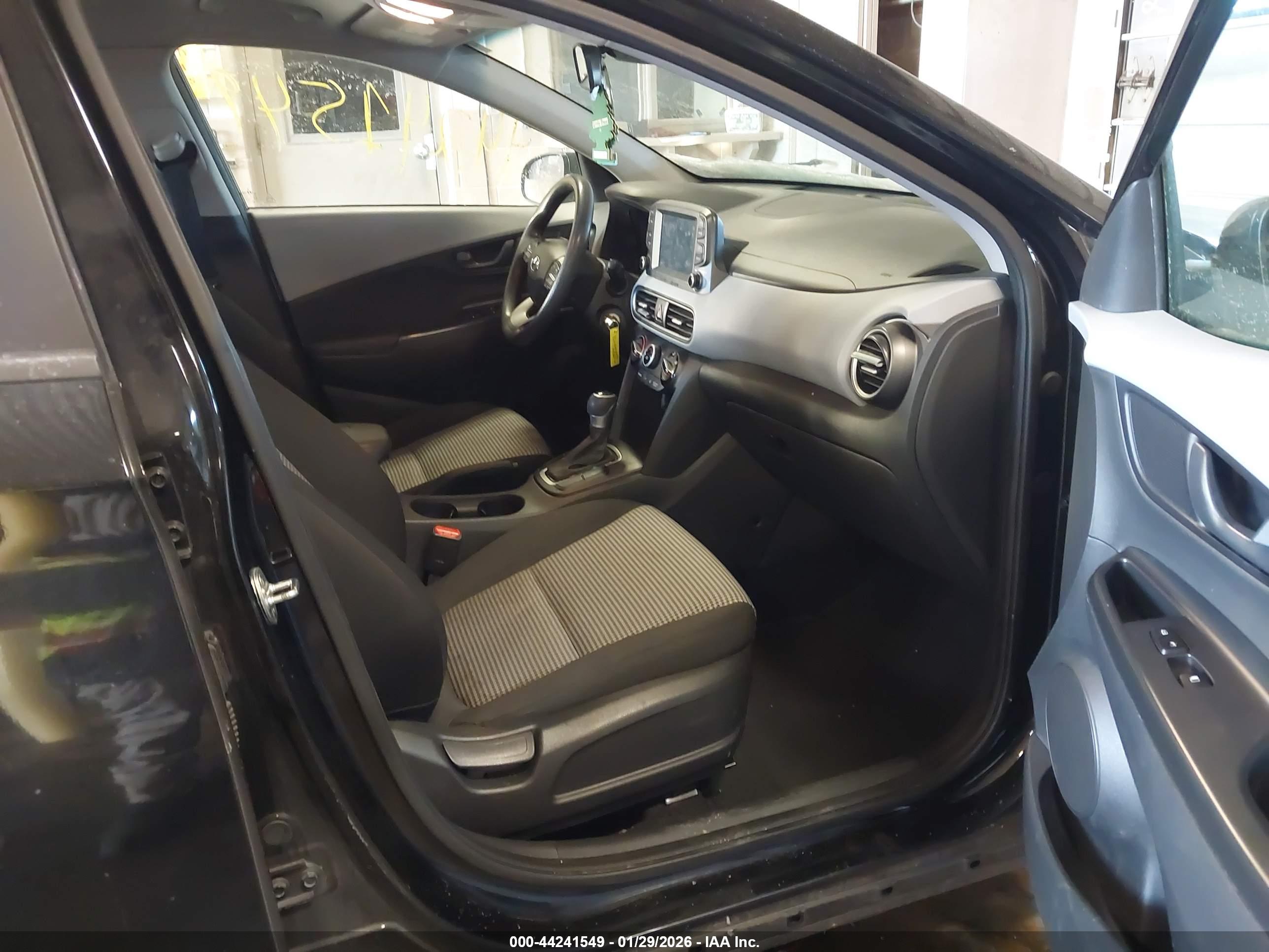 HYUNDAI KONA image 5