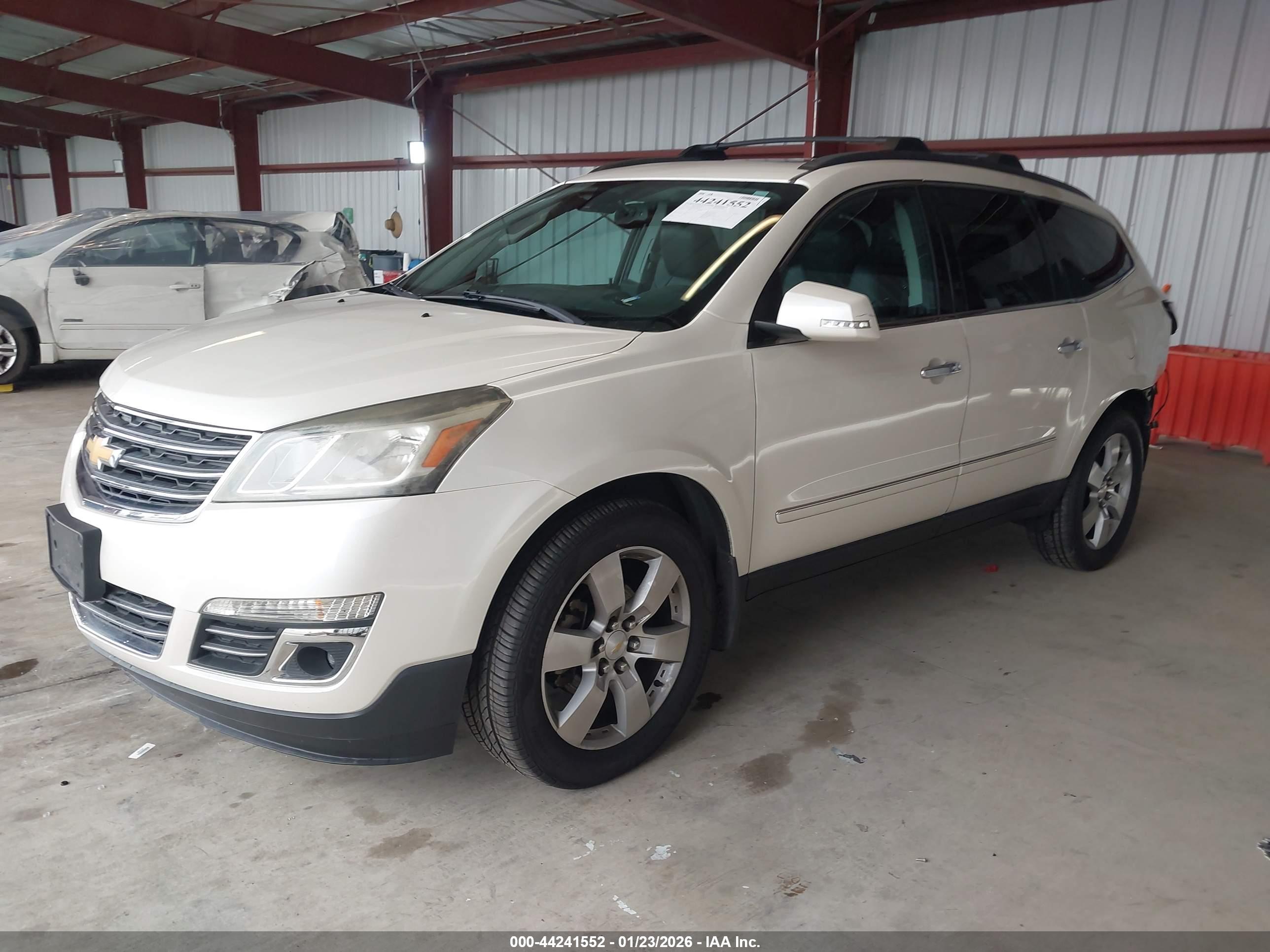CHEVROLET TRAVERSE image 2