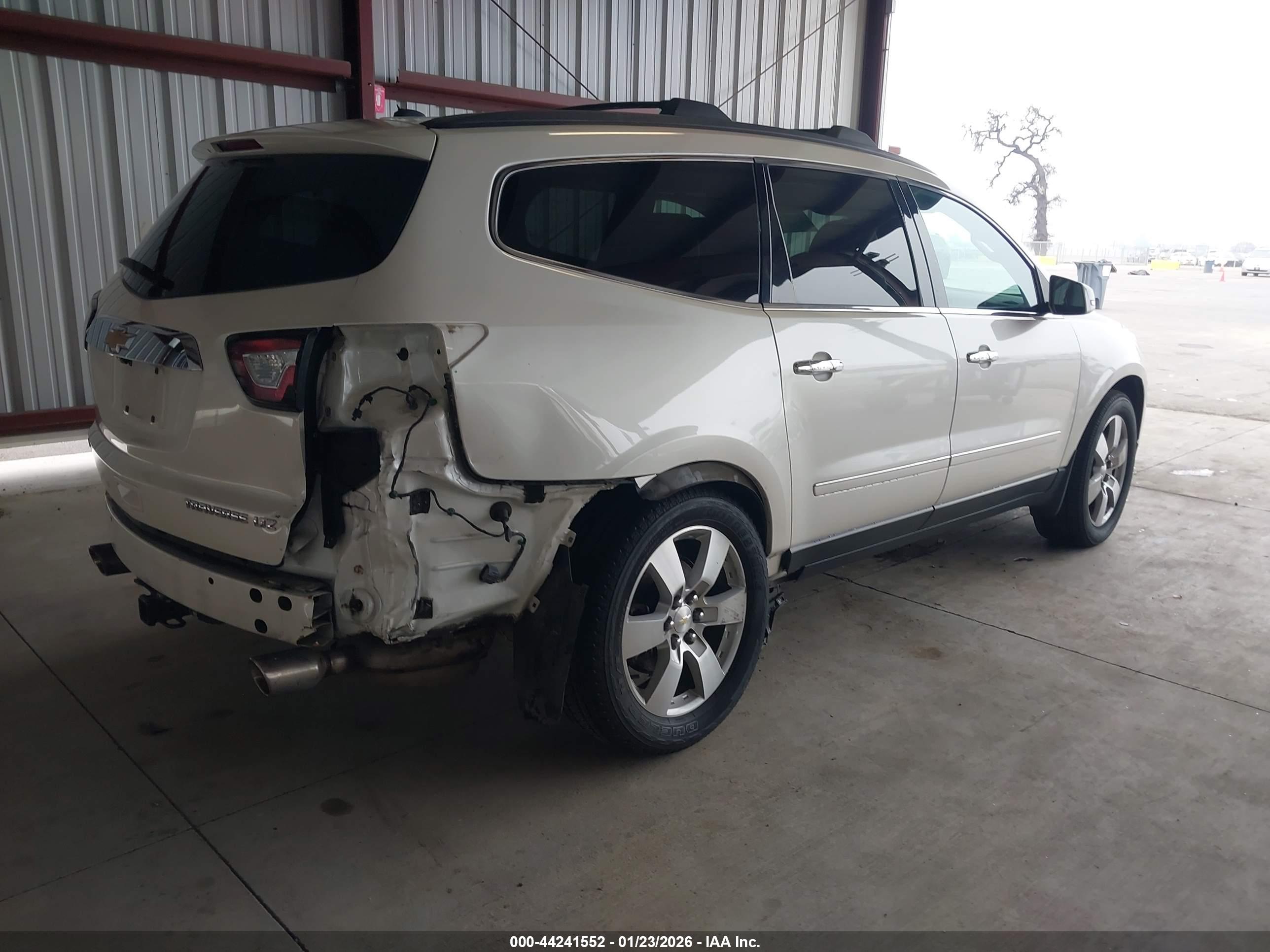 CHEVROLET TRAVERSE image 4