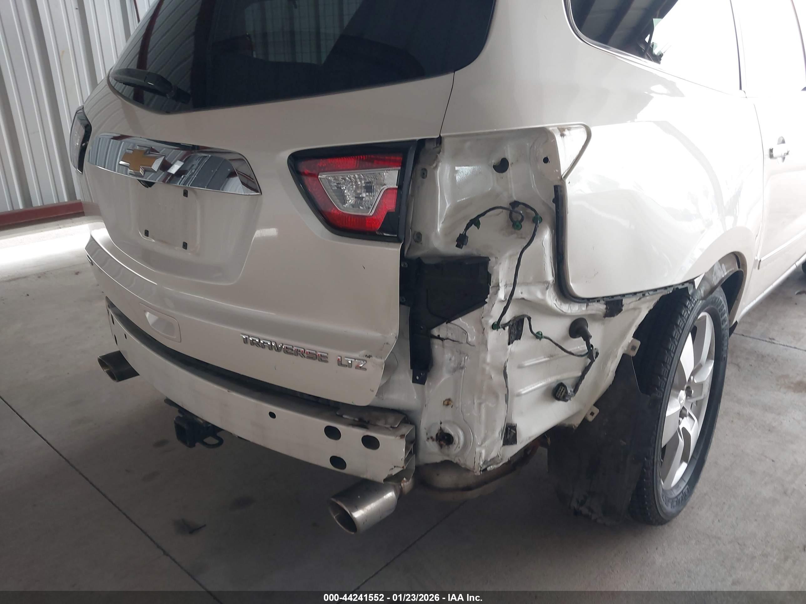 CHEVROLET TRAVERSE image 6