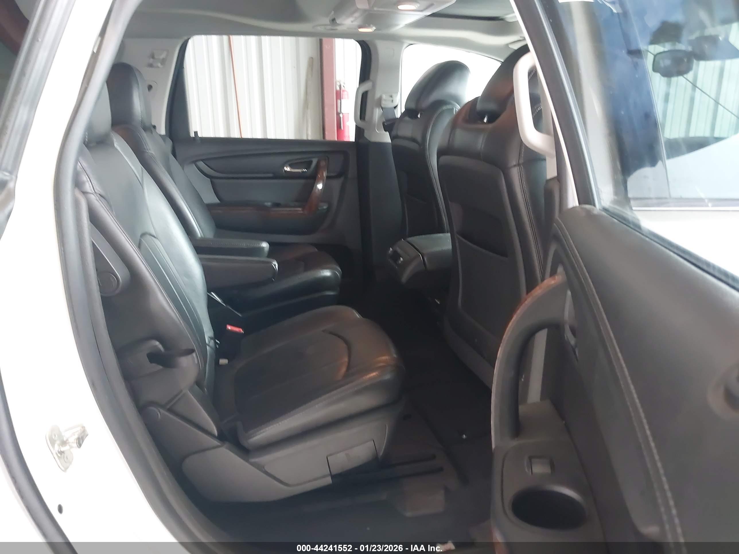 CHEVROLET TRAVERSE image 8