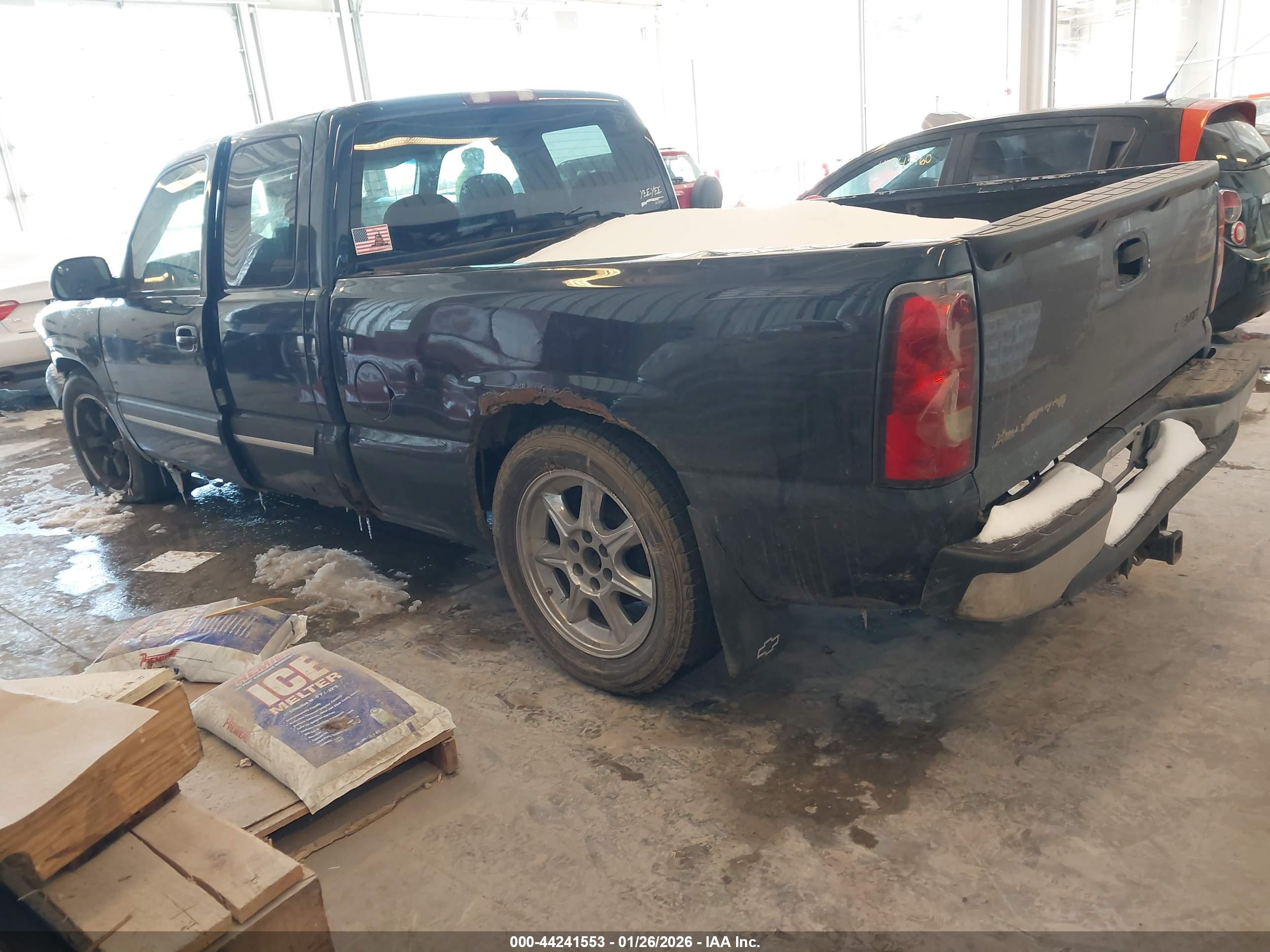 CHEVROLET SILVERADO image 3