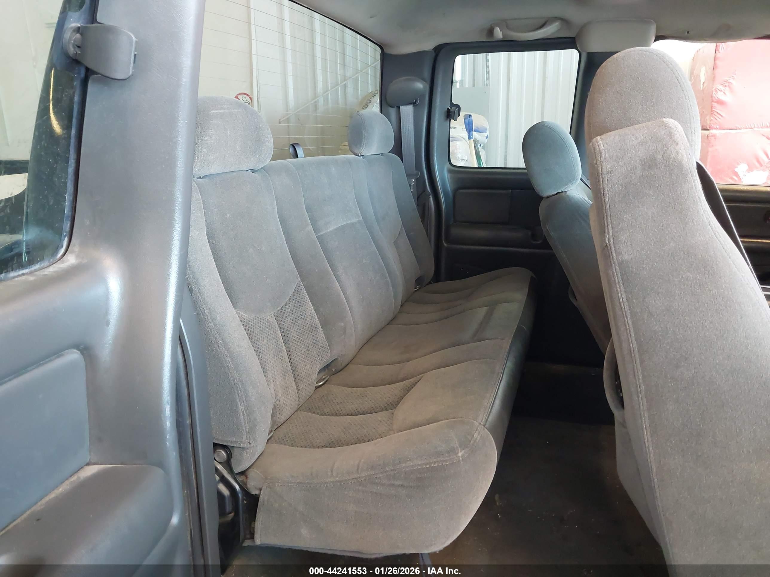 CHEVROLET SILVERADO image 8