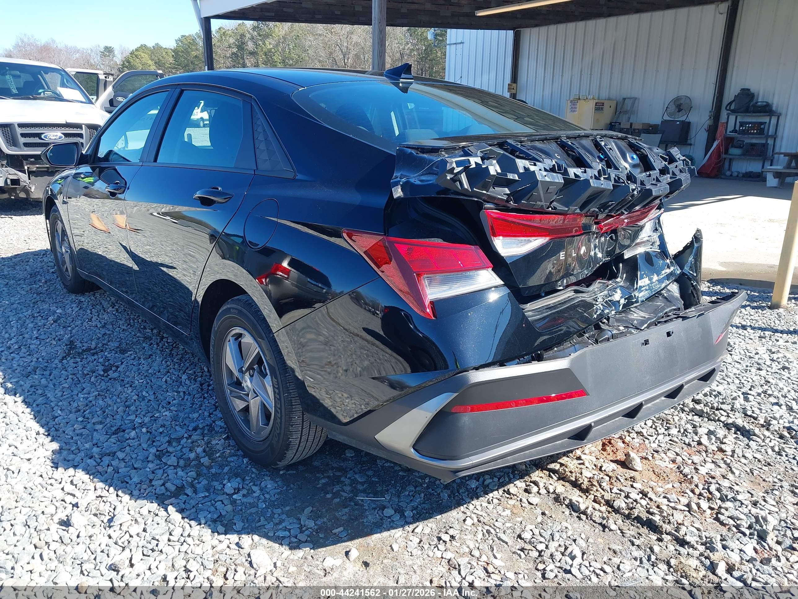 HYUNDAI ELANTRA image 3