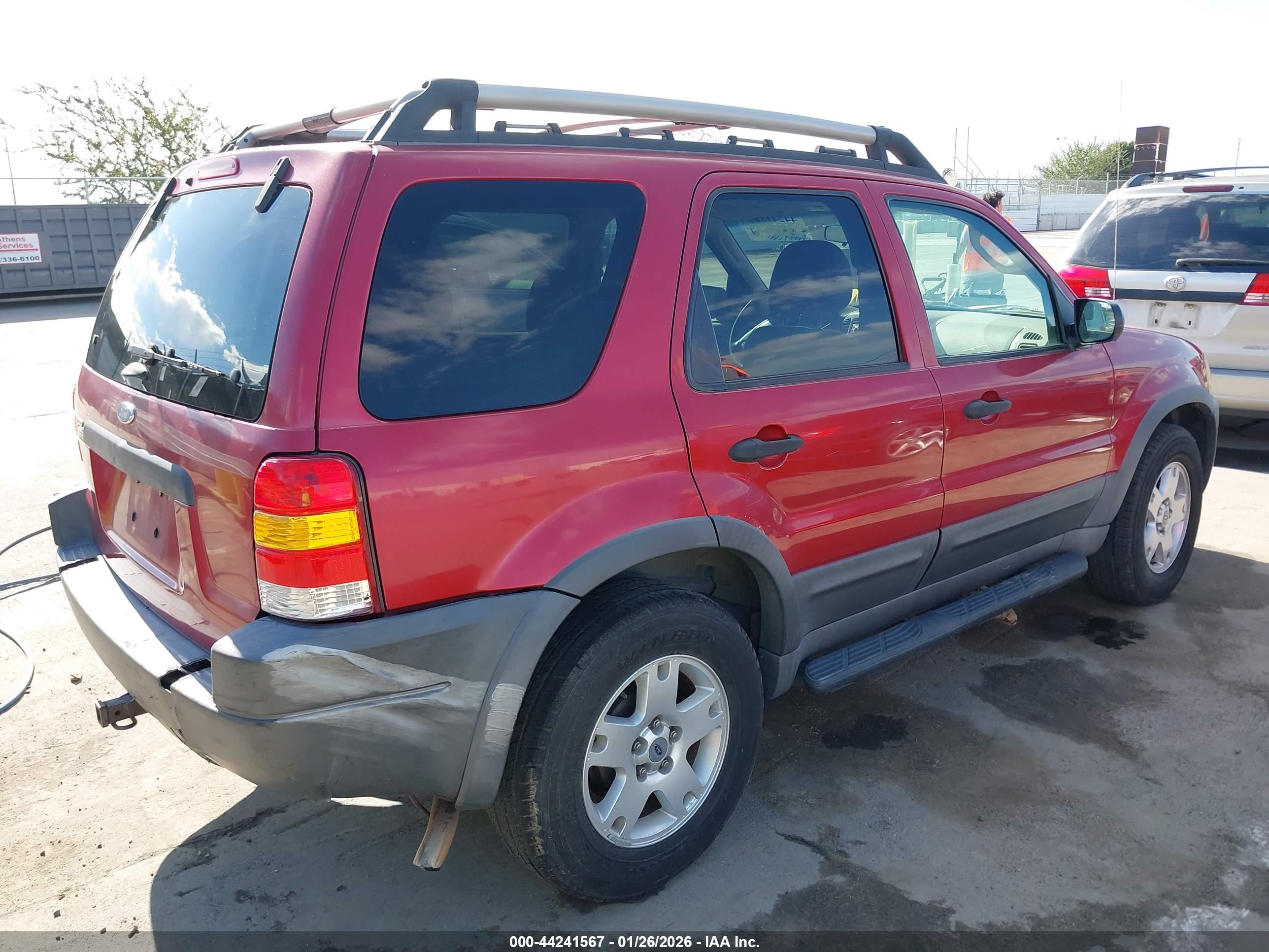 FORD ESCAPE image 4