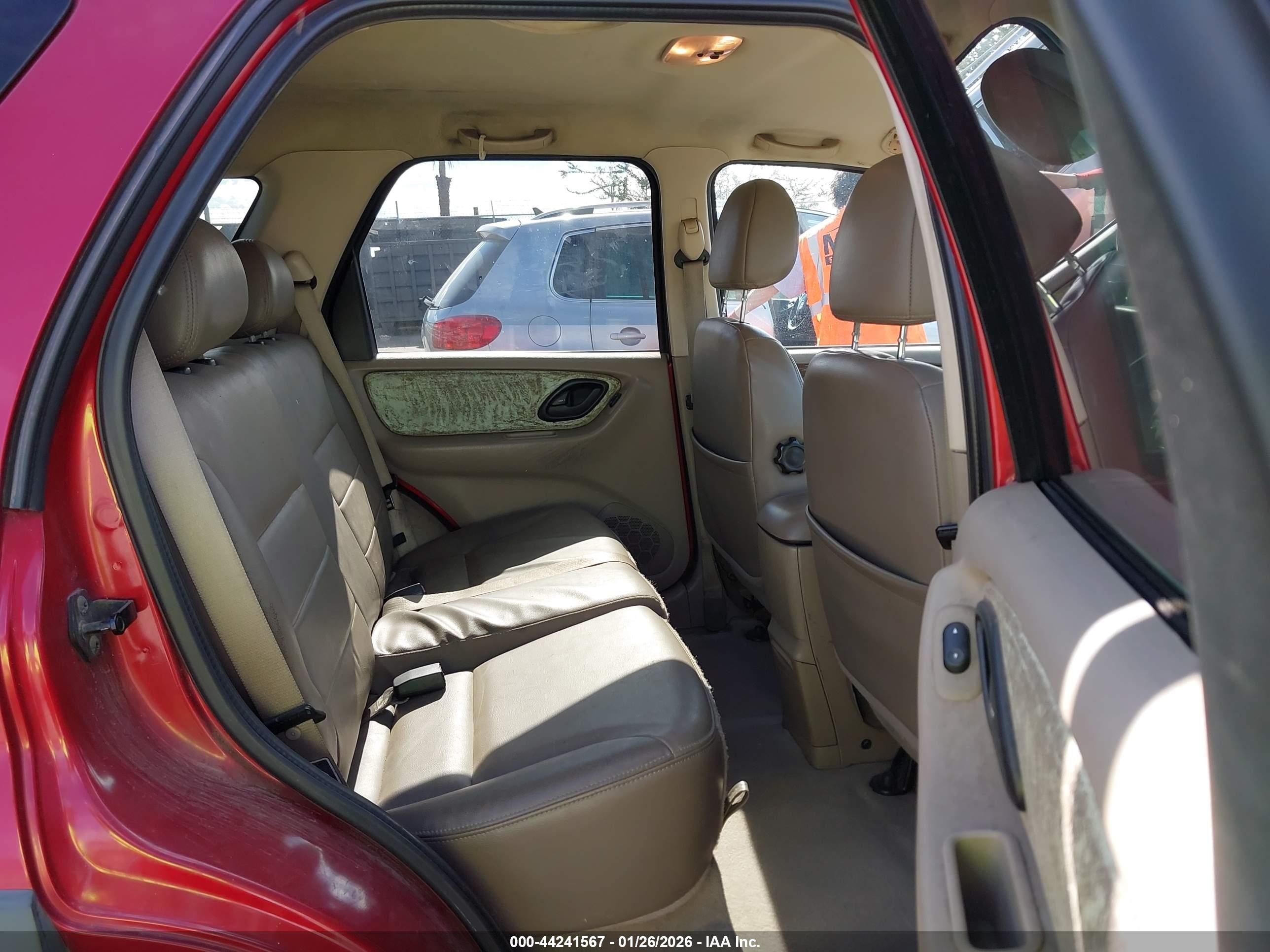 FORD ESCAPE image 8