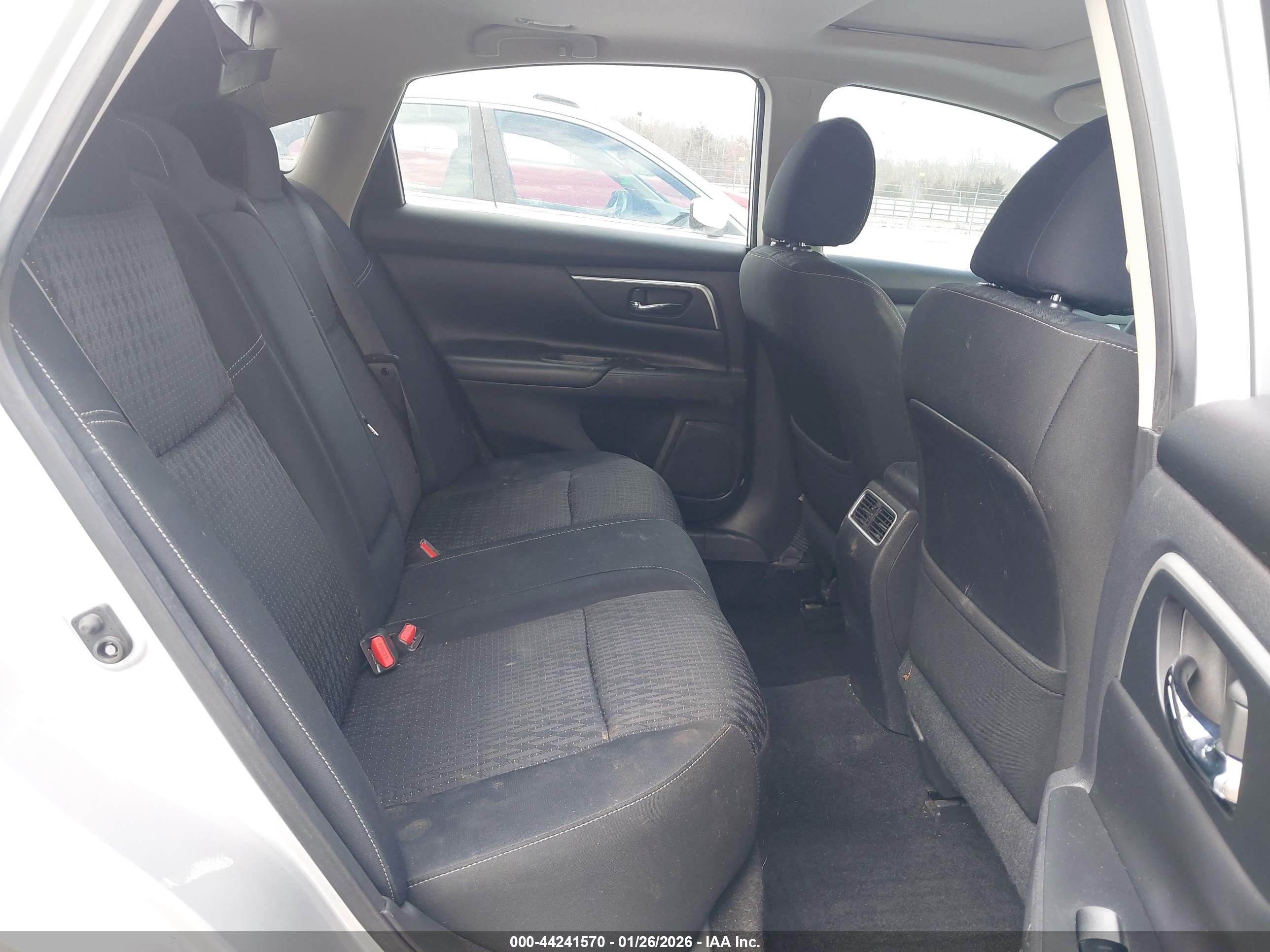 NISSAN ALTIMA image 8