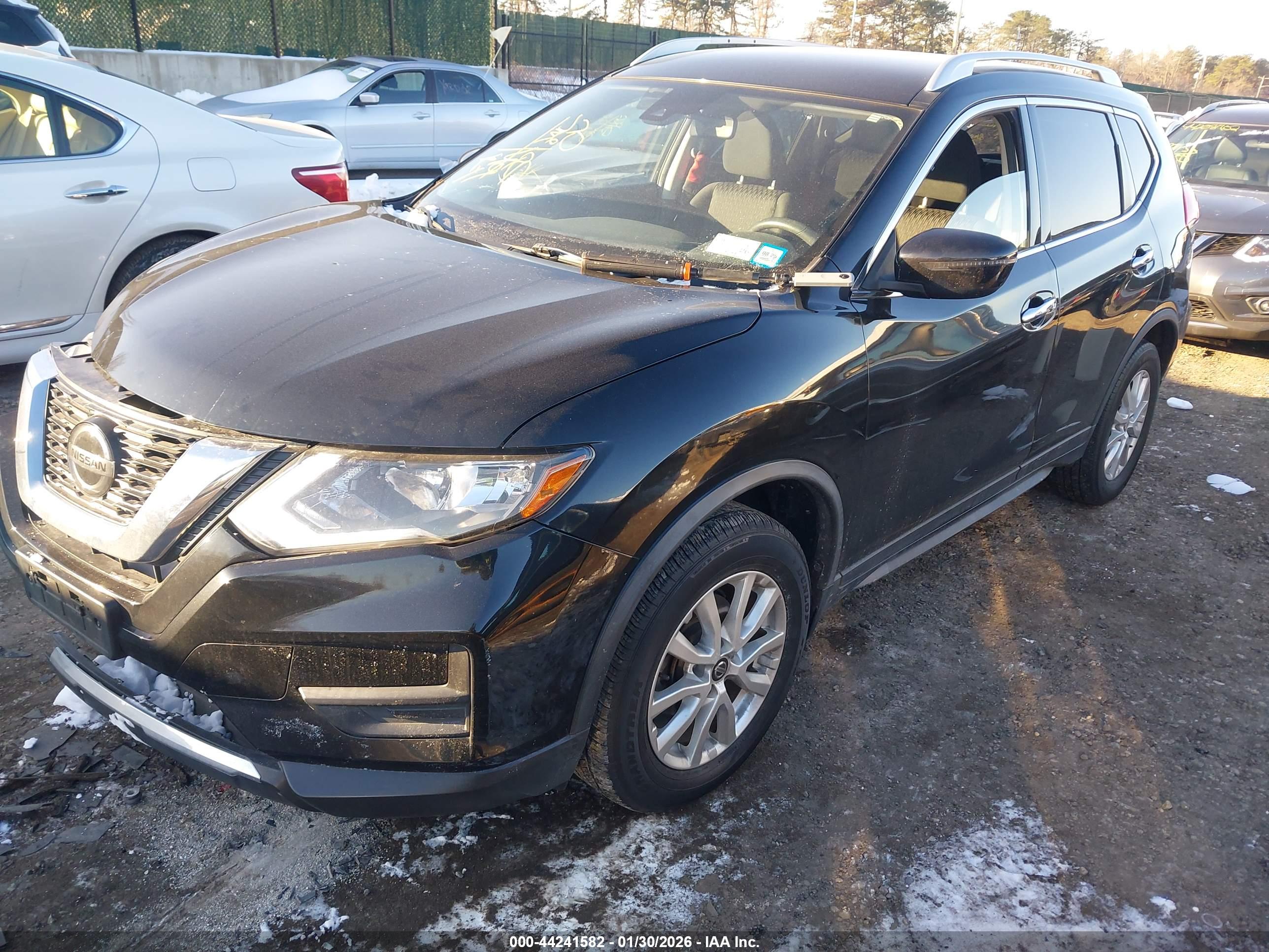 NISSAN ROGUE image 2
