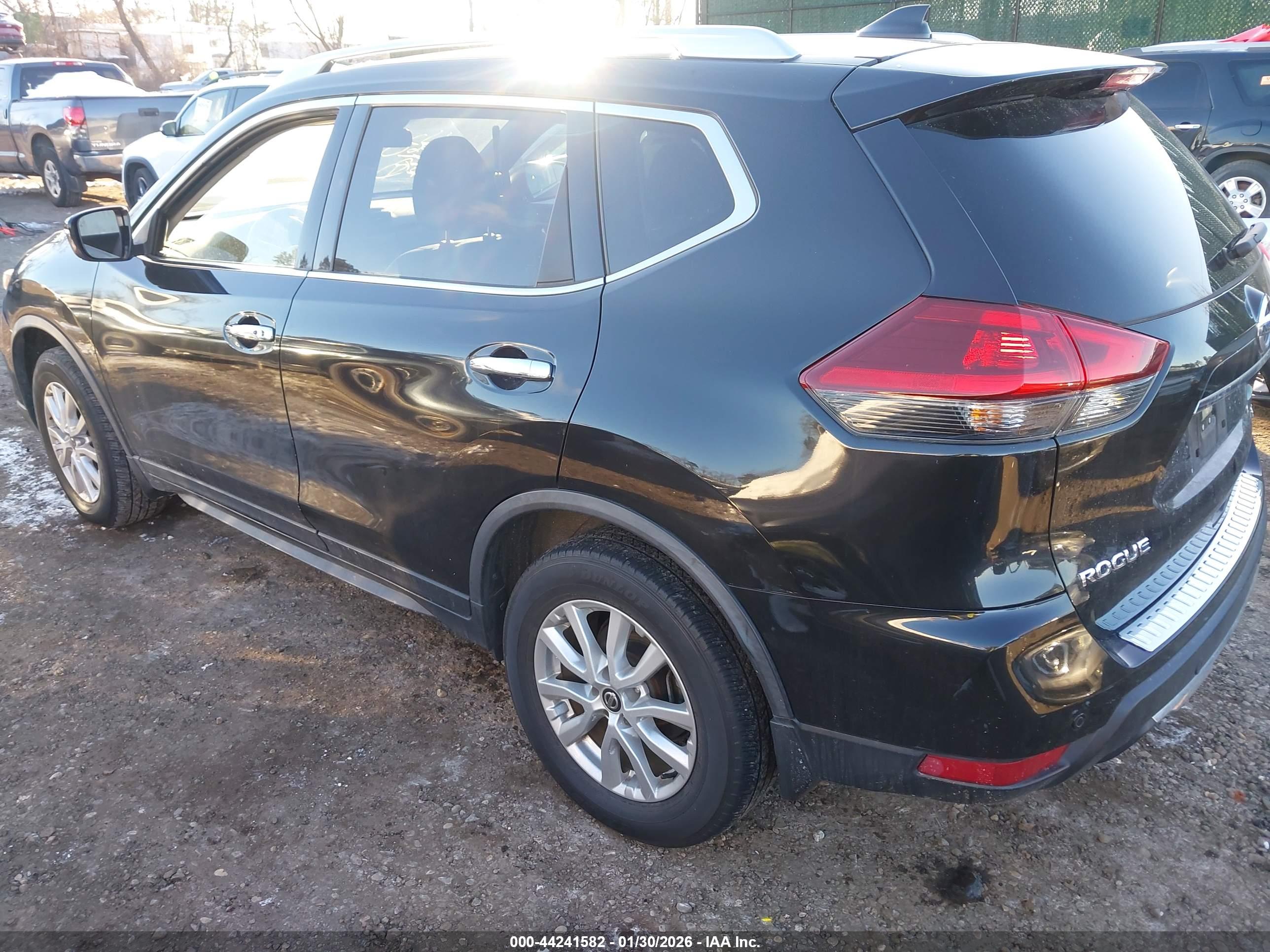 NISSAN ROGUE image 3