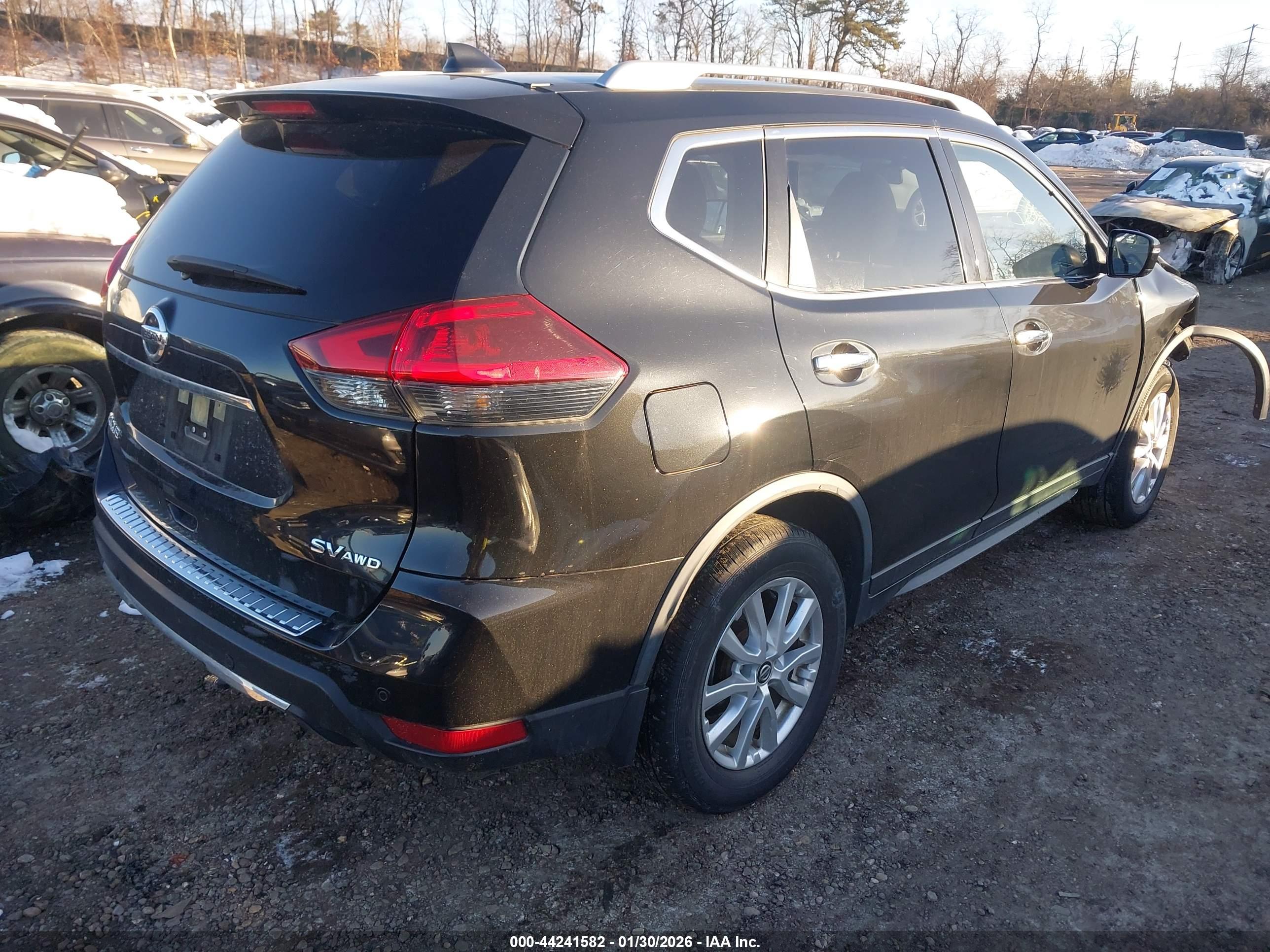 NISSAN ROGUE image 4