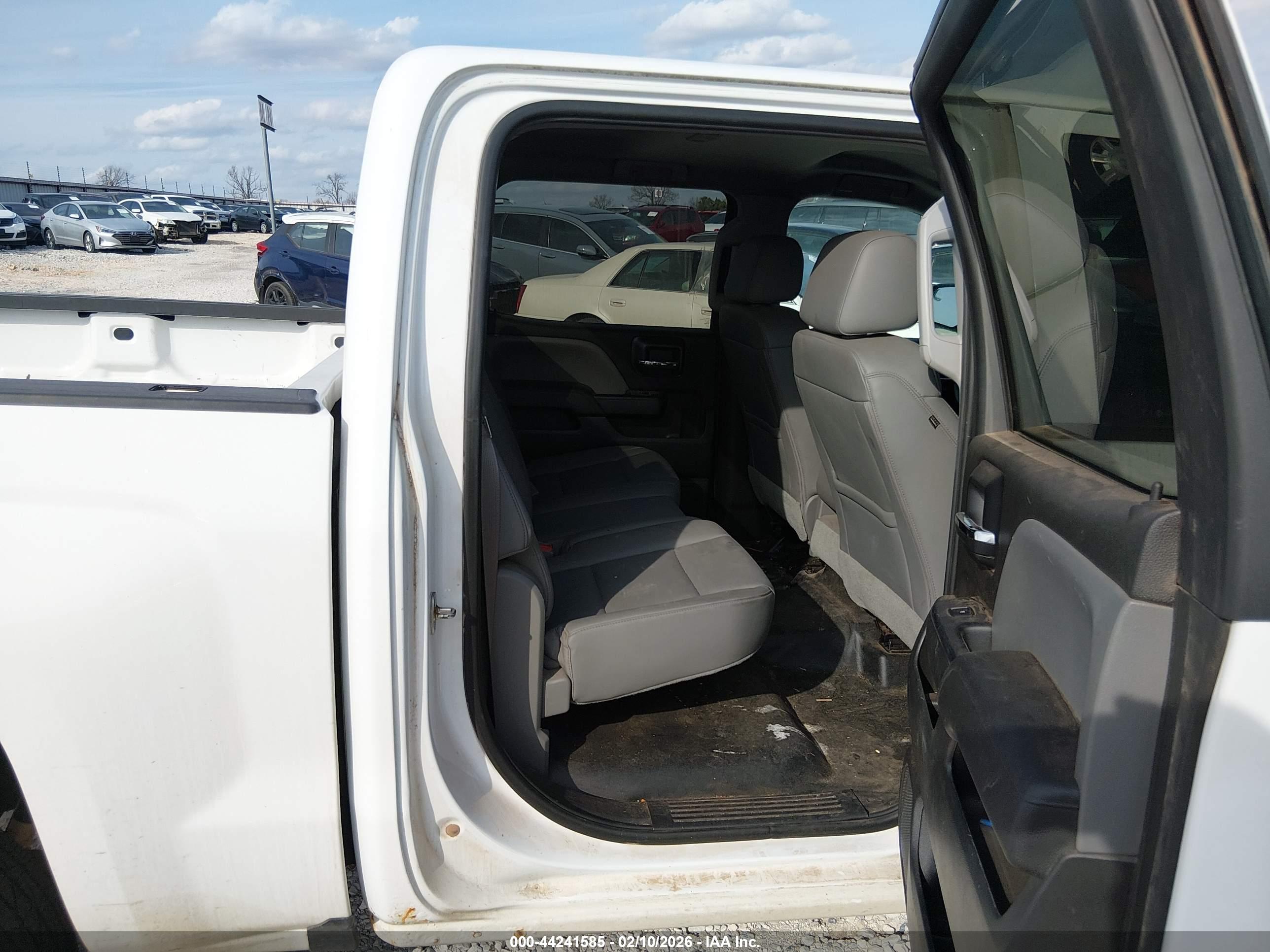 CHEVROLET SILVERADO image 8