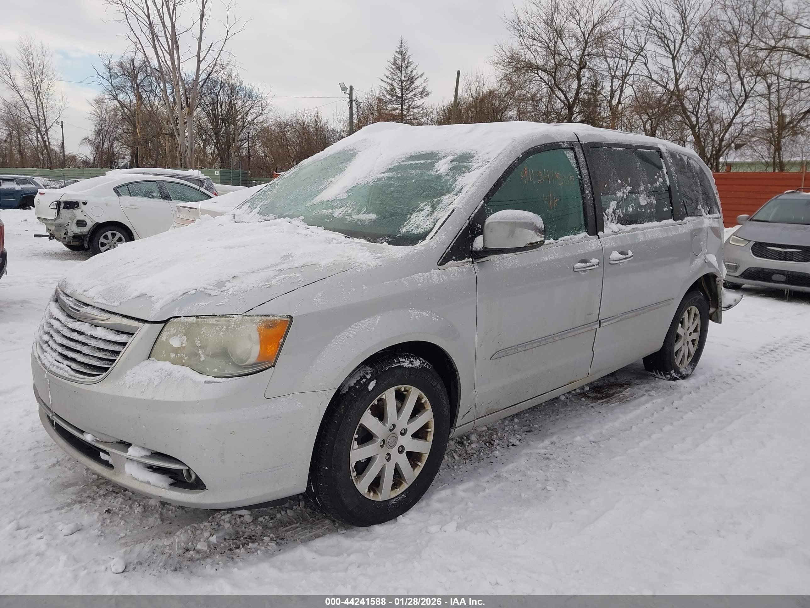 CHRYSLER TOWN image 2